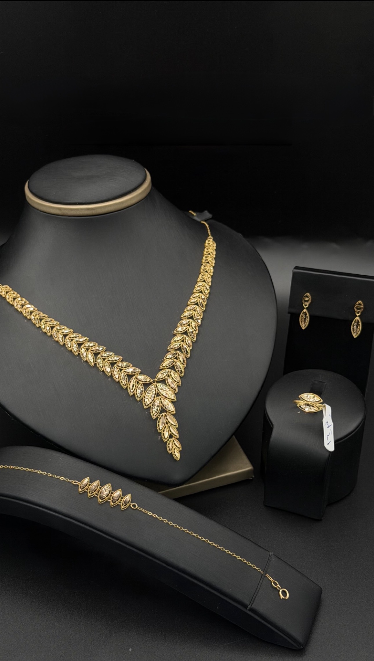  طقم ناعم عيار 21k 