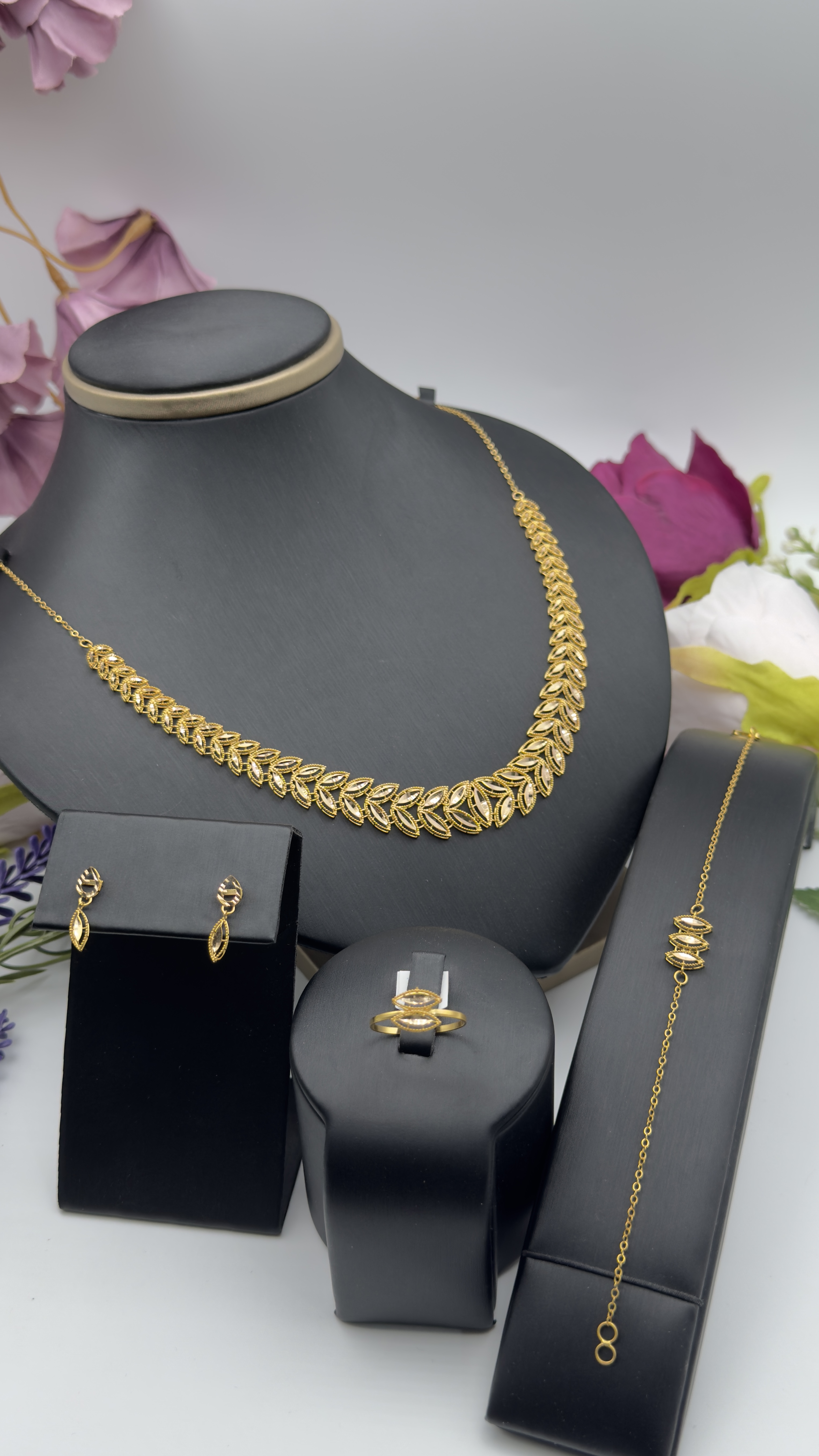  طقم ناعم عيار 21k 