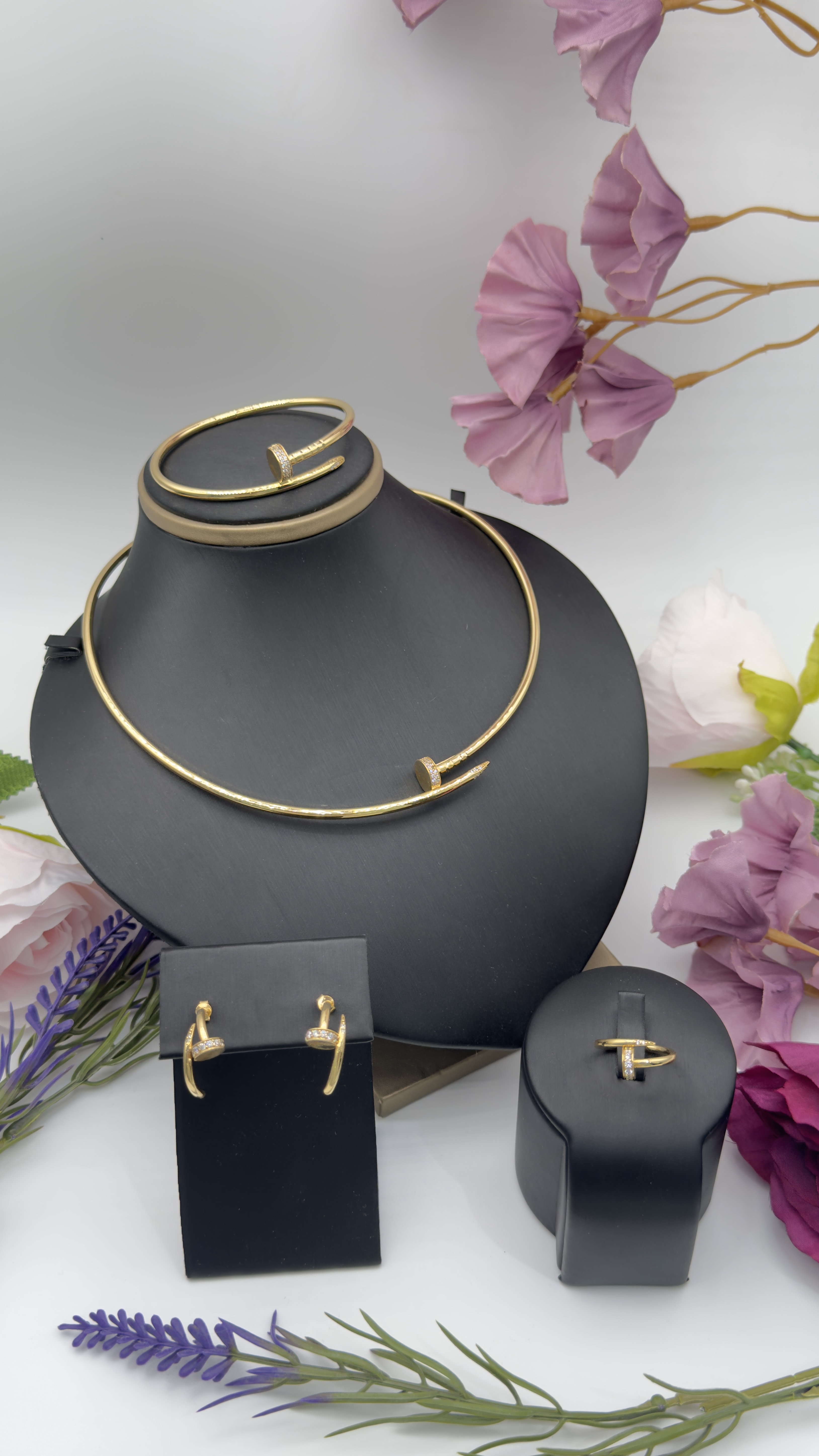  طقم ايطالي ناعم عيار 18k 