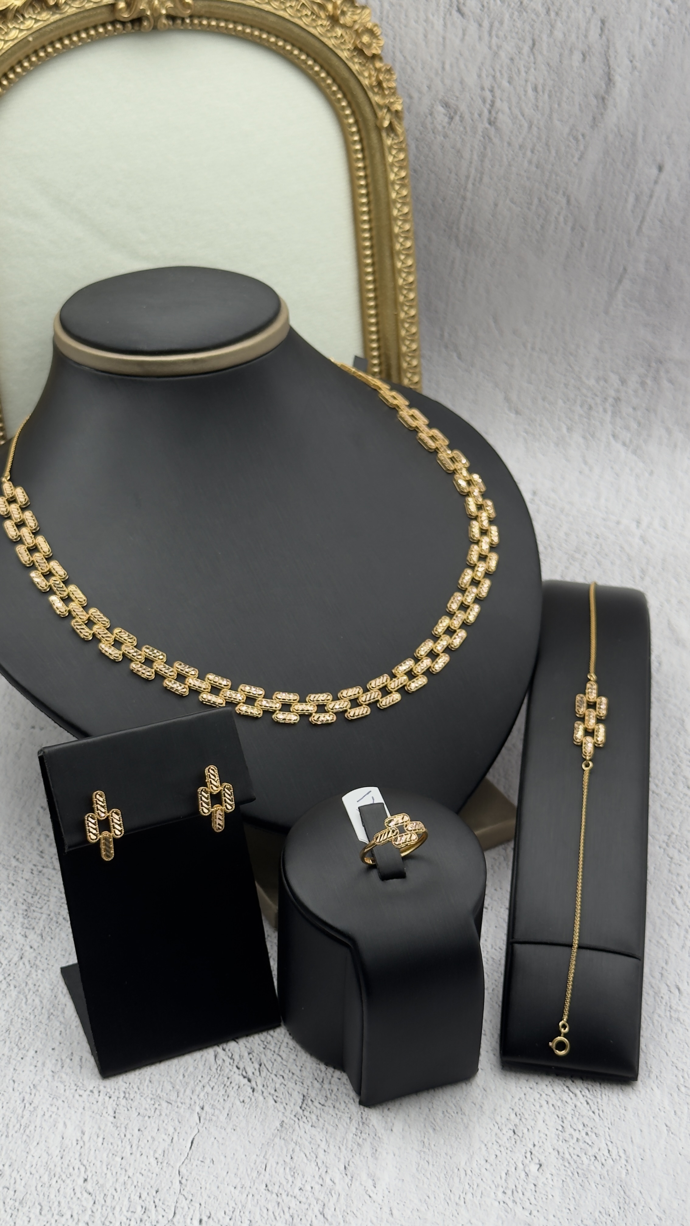  طقم ناعم عيار 21k 