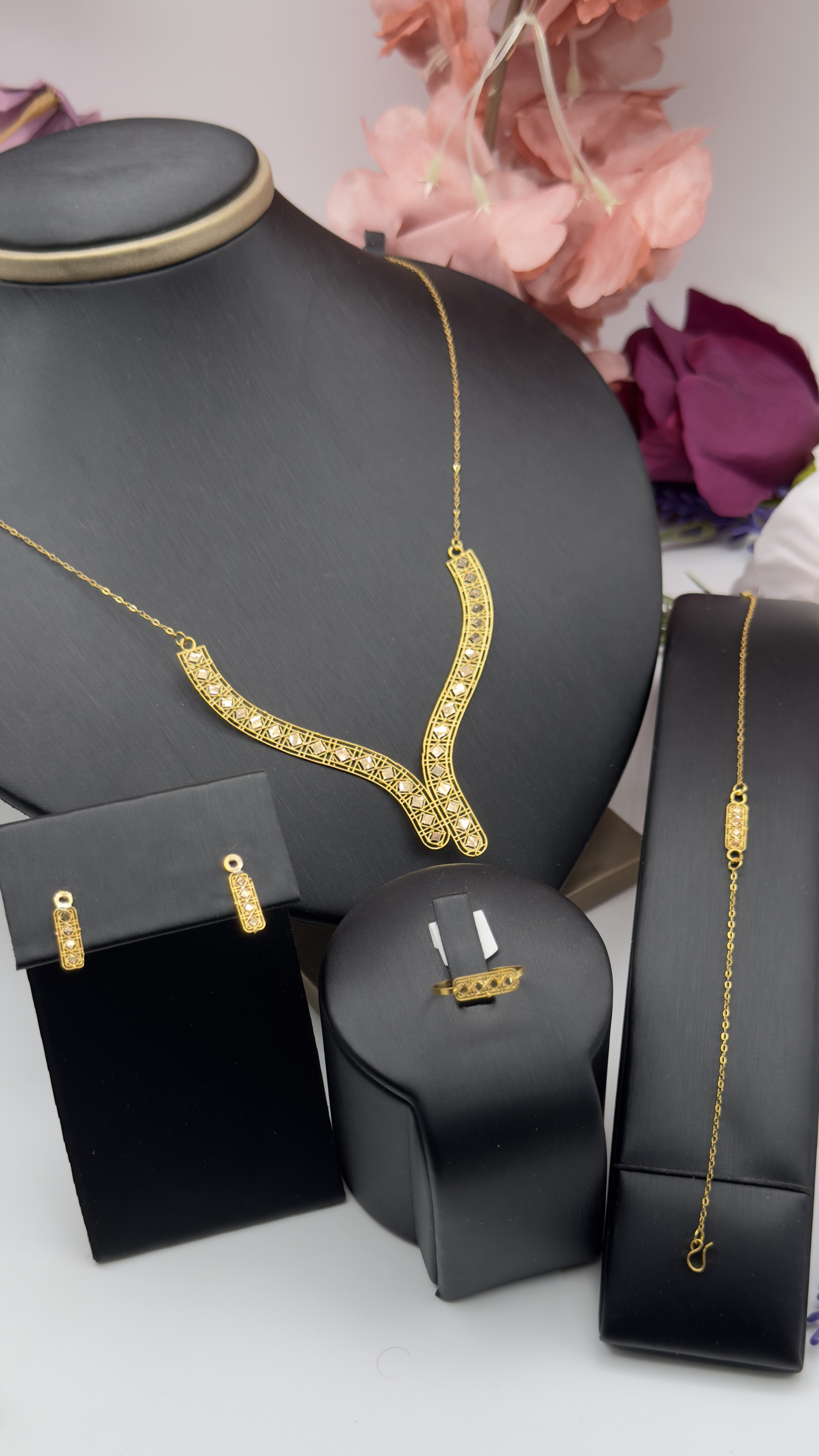  طقم ناعم عيار 21k 
