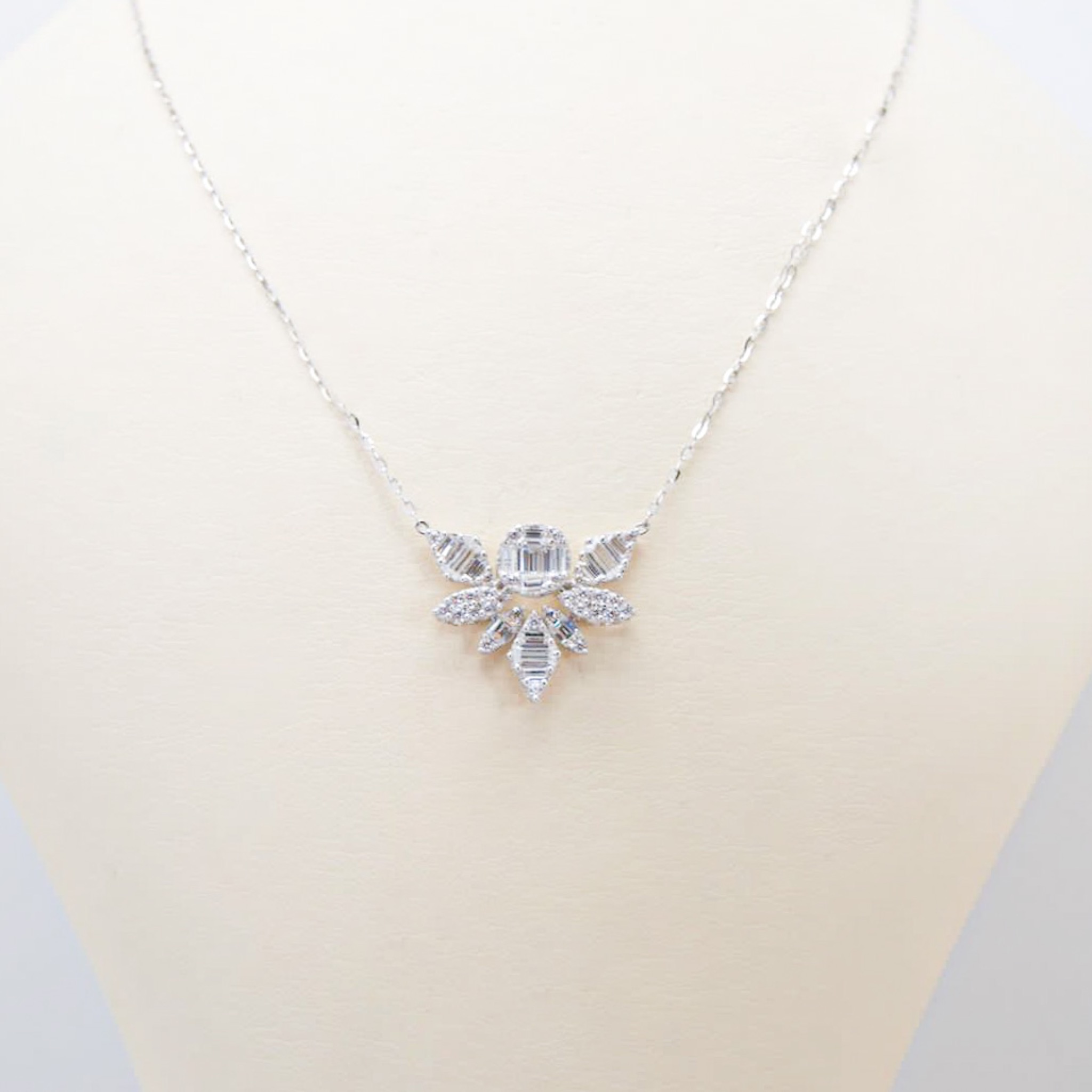  white gold necklace 18k 