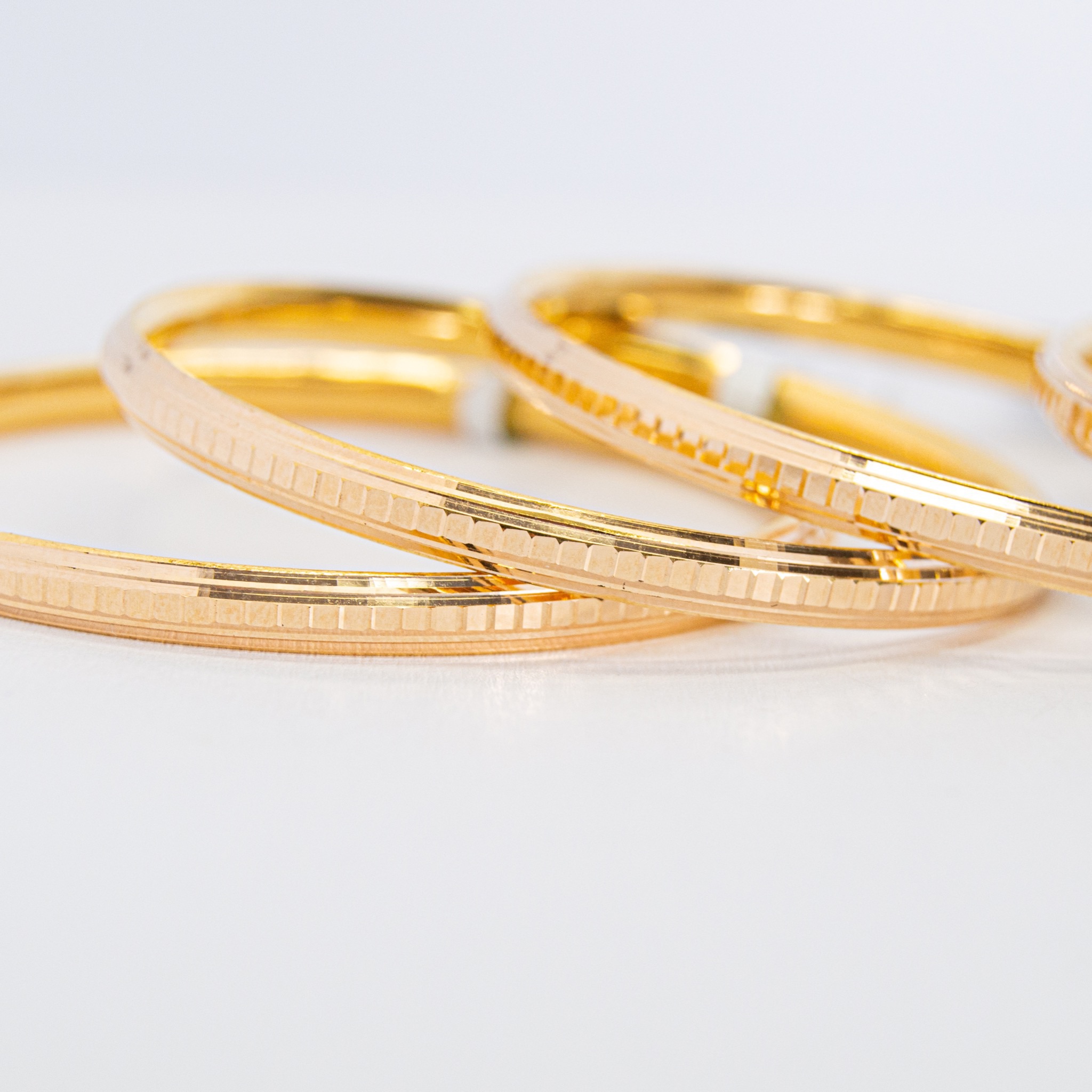  thinnies kids bracelets 21k, gold.one piece  