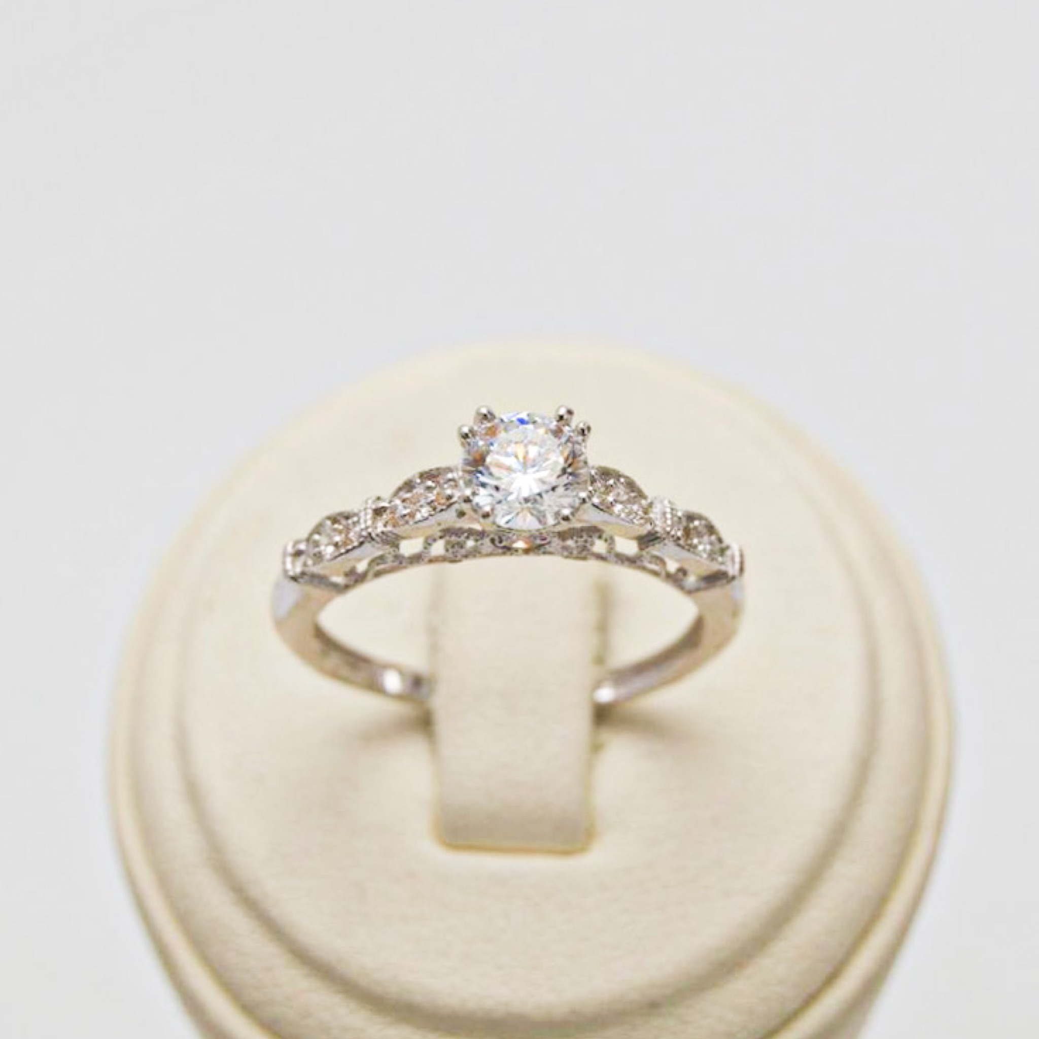  white gold ring 18k 