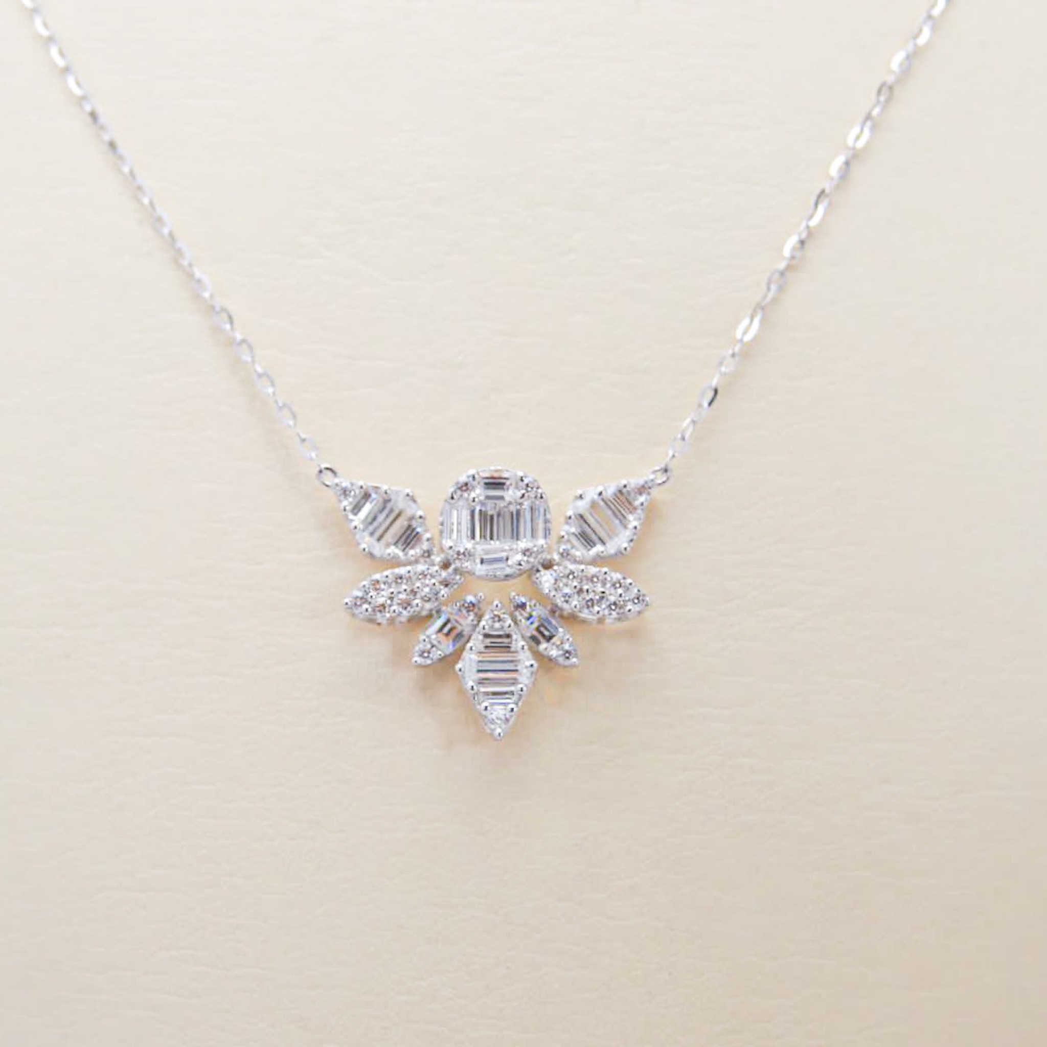  white gold necklace 18k 