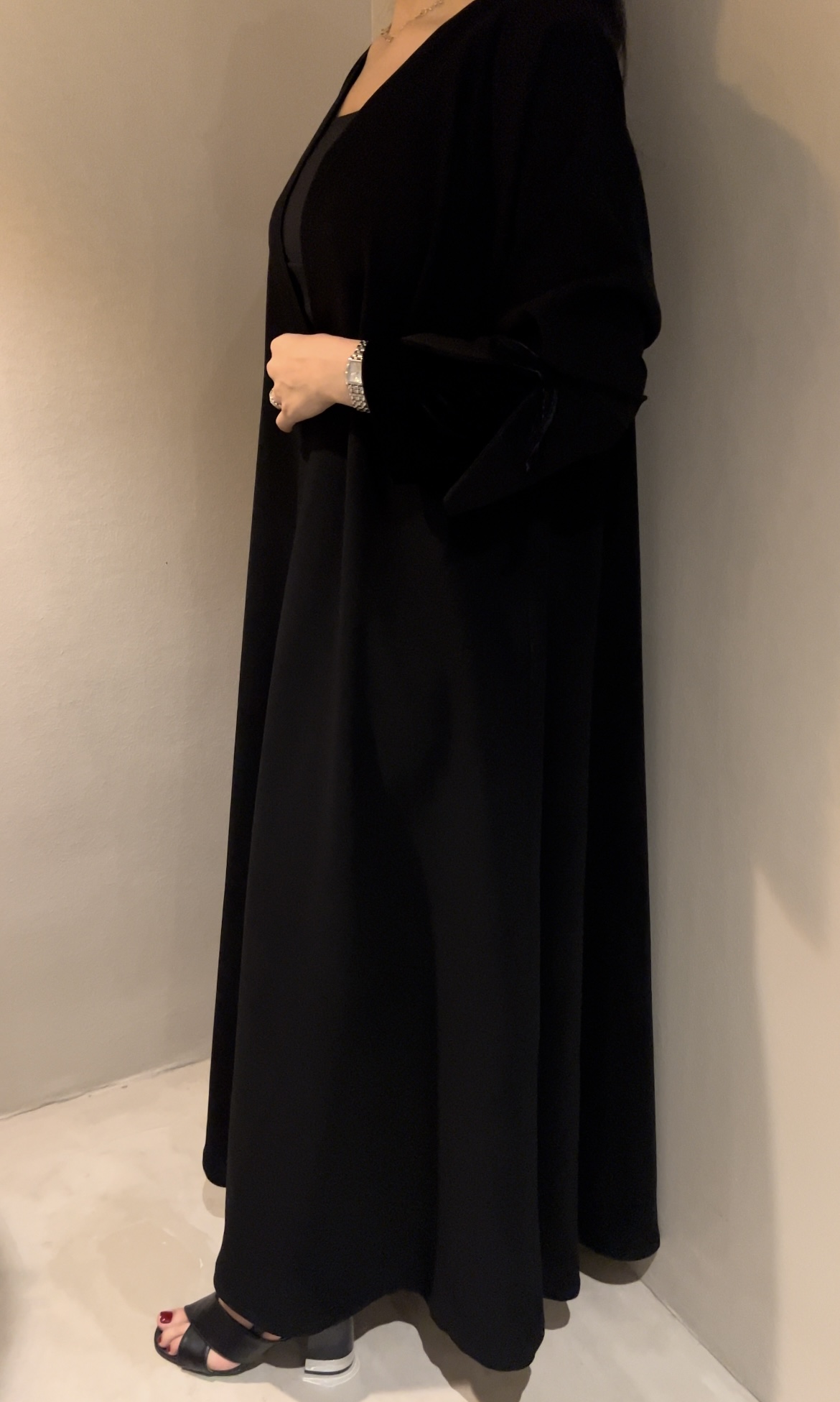 عباية اسود سادة