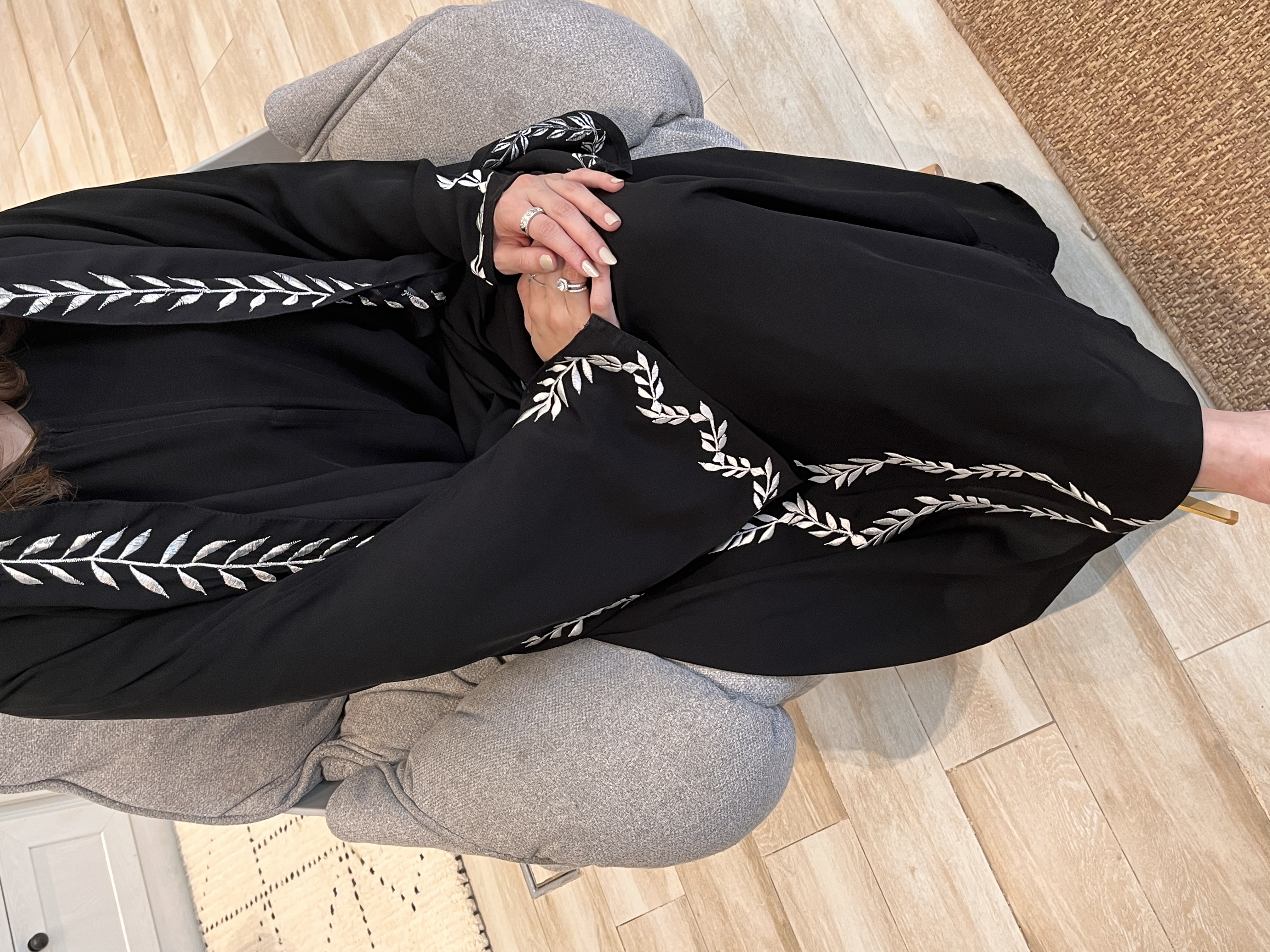  عباية كلوش مطرزة 