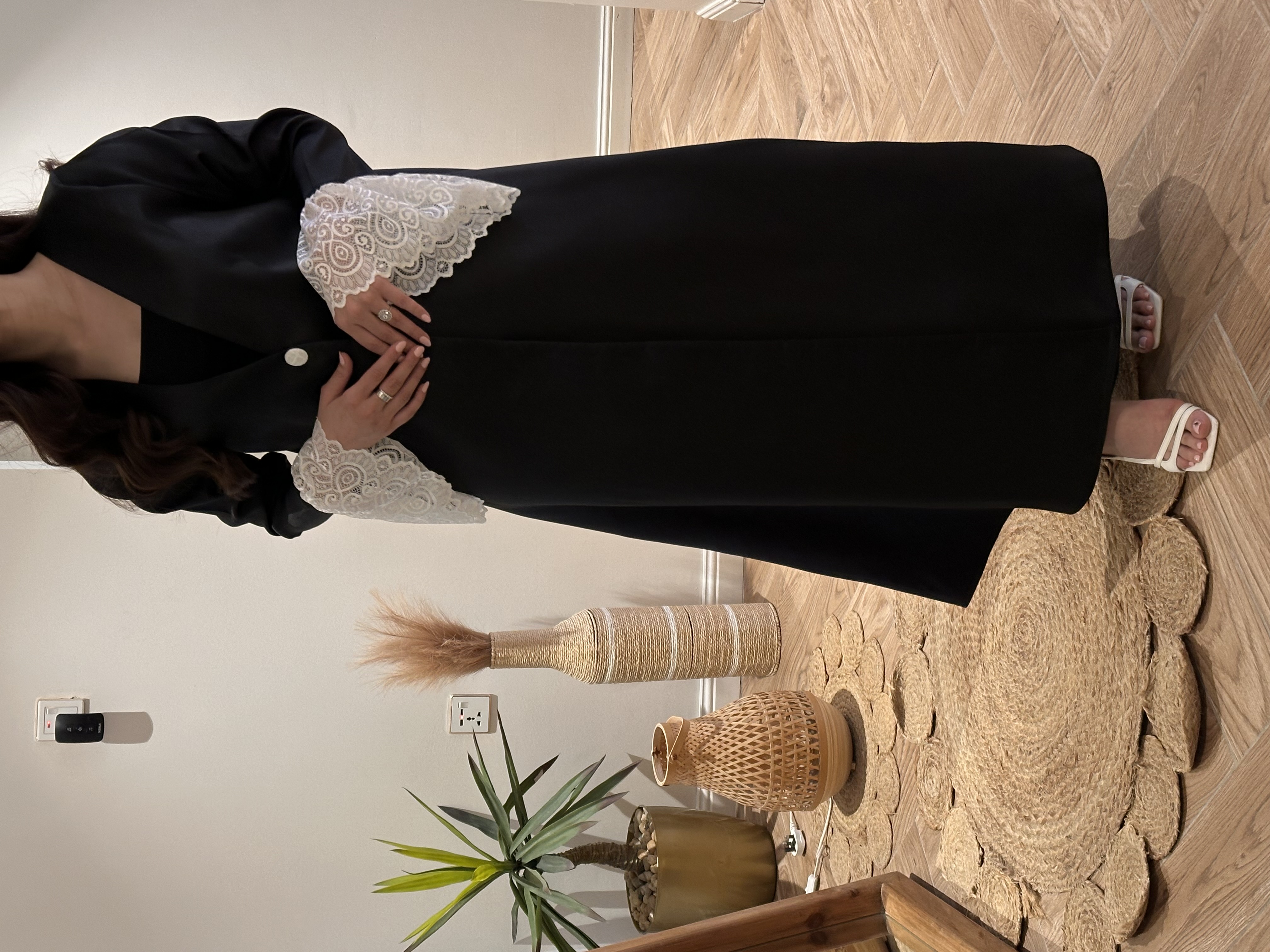  عباية بأكمام دانتيل