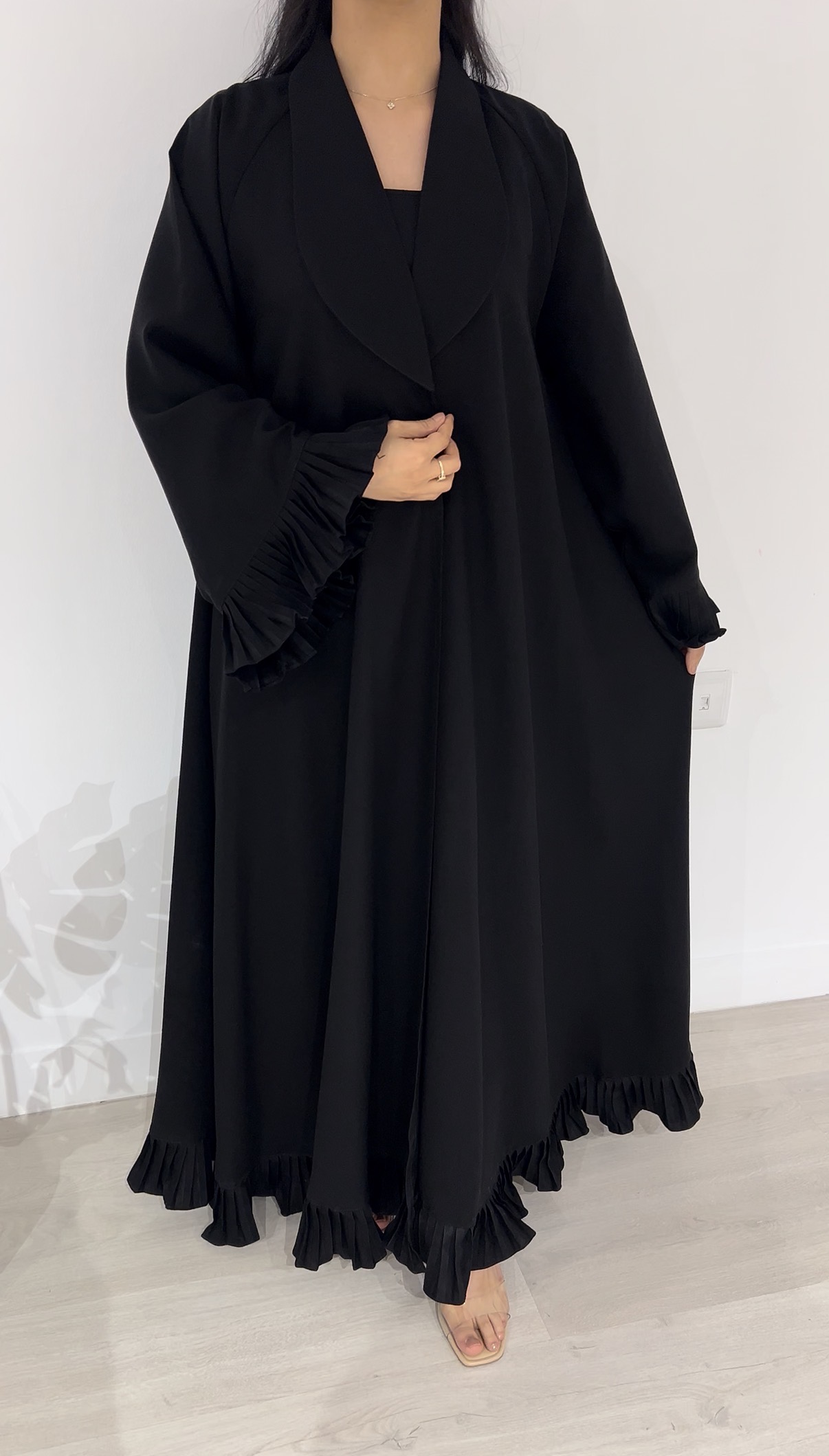  عبايات سوداء دبل كلوش