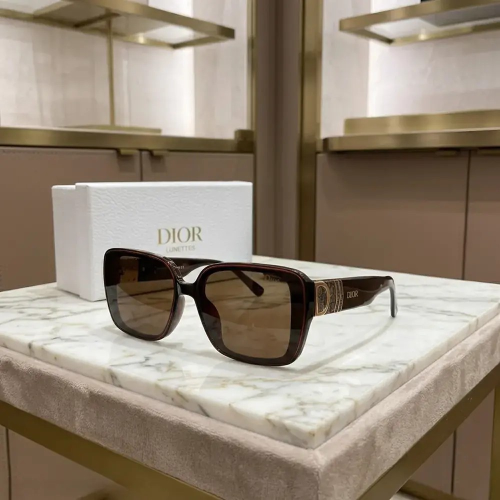  Dior Women's Sunglasses with UV Protection - نظارة شمسية ديور نسائية مع حماية من الأشعة فوق البنفسجية 