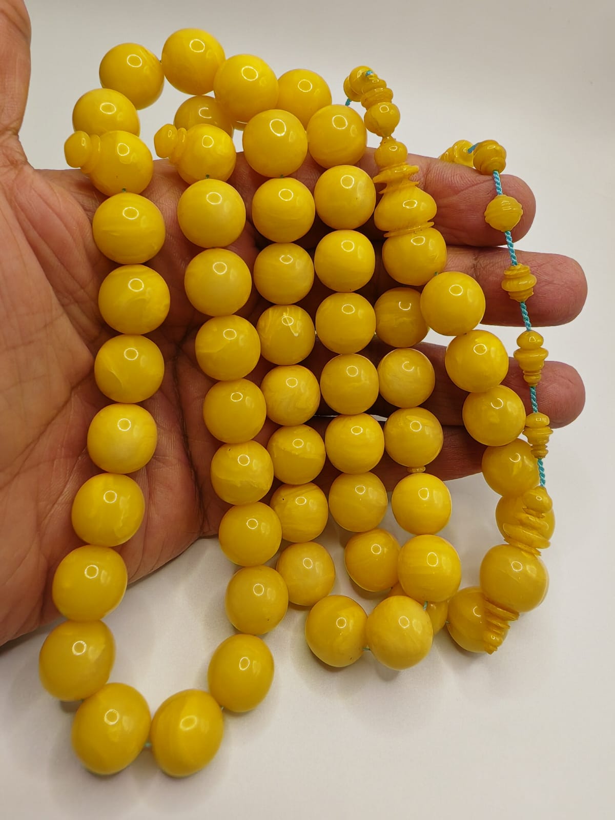 مسباح بكلايت أفياش صب قديم بلون كريمي معرق بشكل مدور وخراطة وائل العجوز