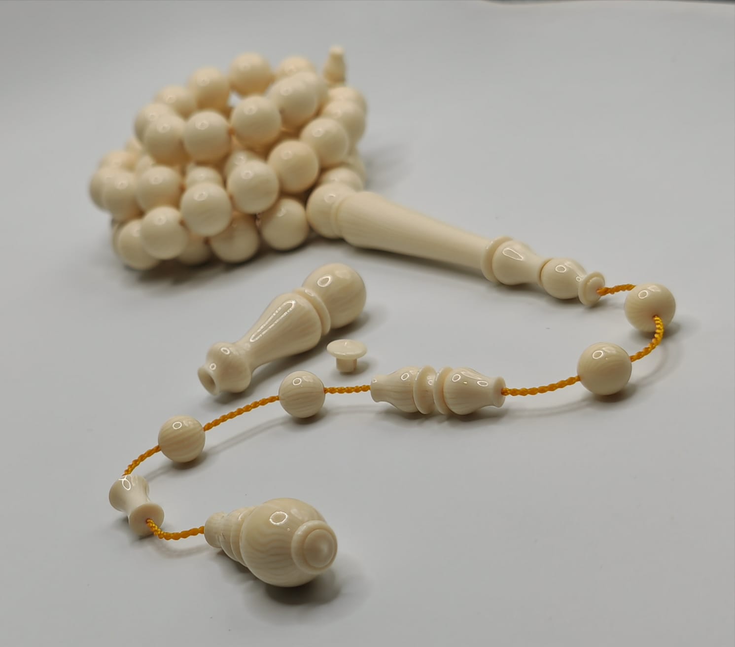 Vintage old molding Bakelite Qalaleeth Stick white misbaha with 48 round beads 10x10mm.