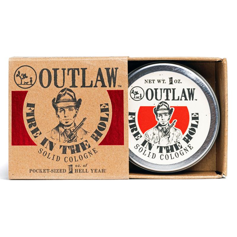  عطر شمعي رجالي FIRE IN THE HOLE من Outlaw  