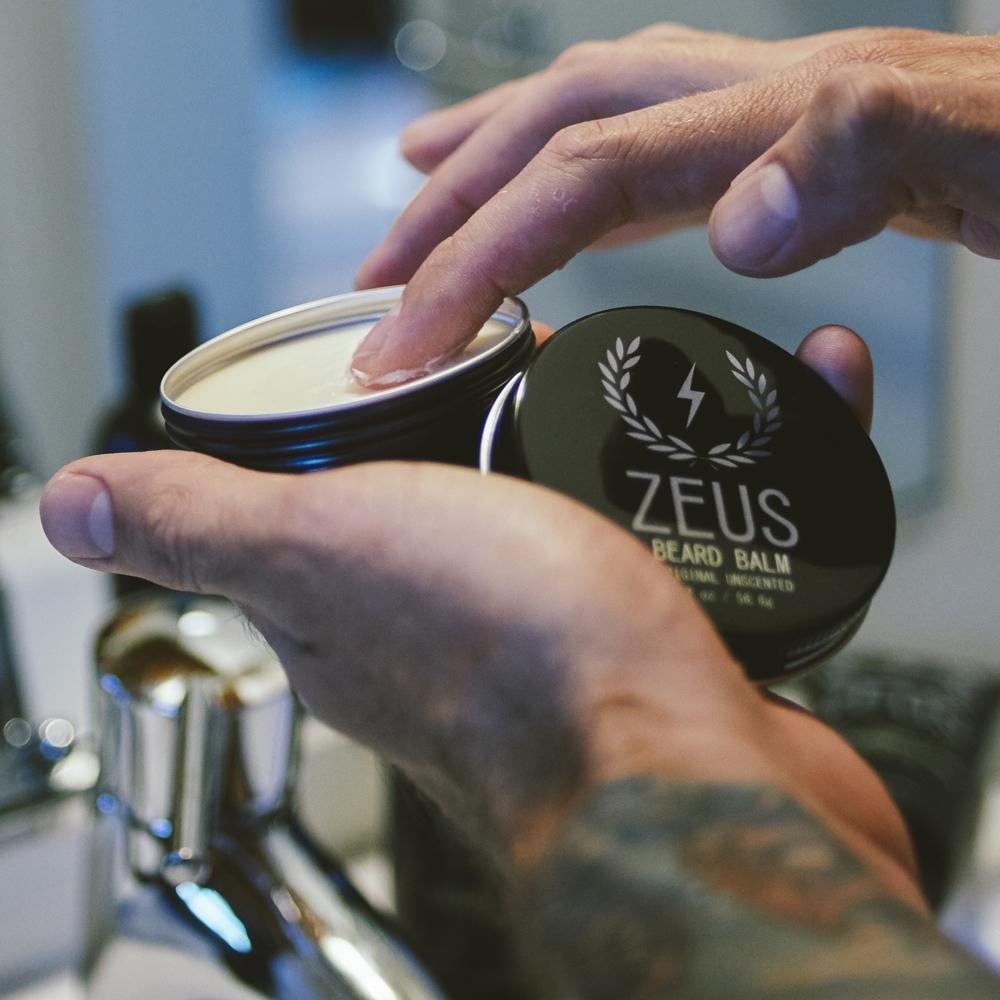  ديلوكس كِت للعناية باللحية برائحة خشب الصندل زيوس Zeus 