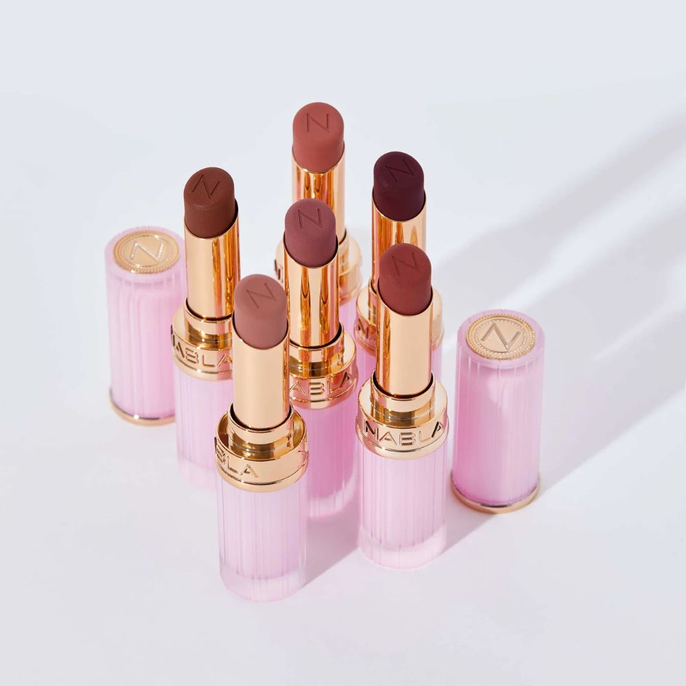 Nabla Beyond Blurry Lipstick