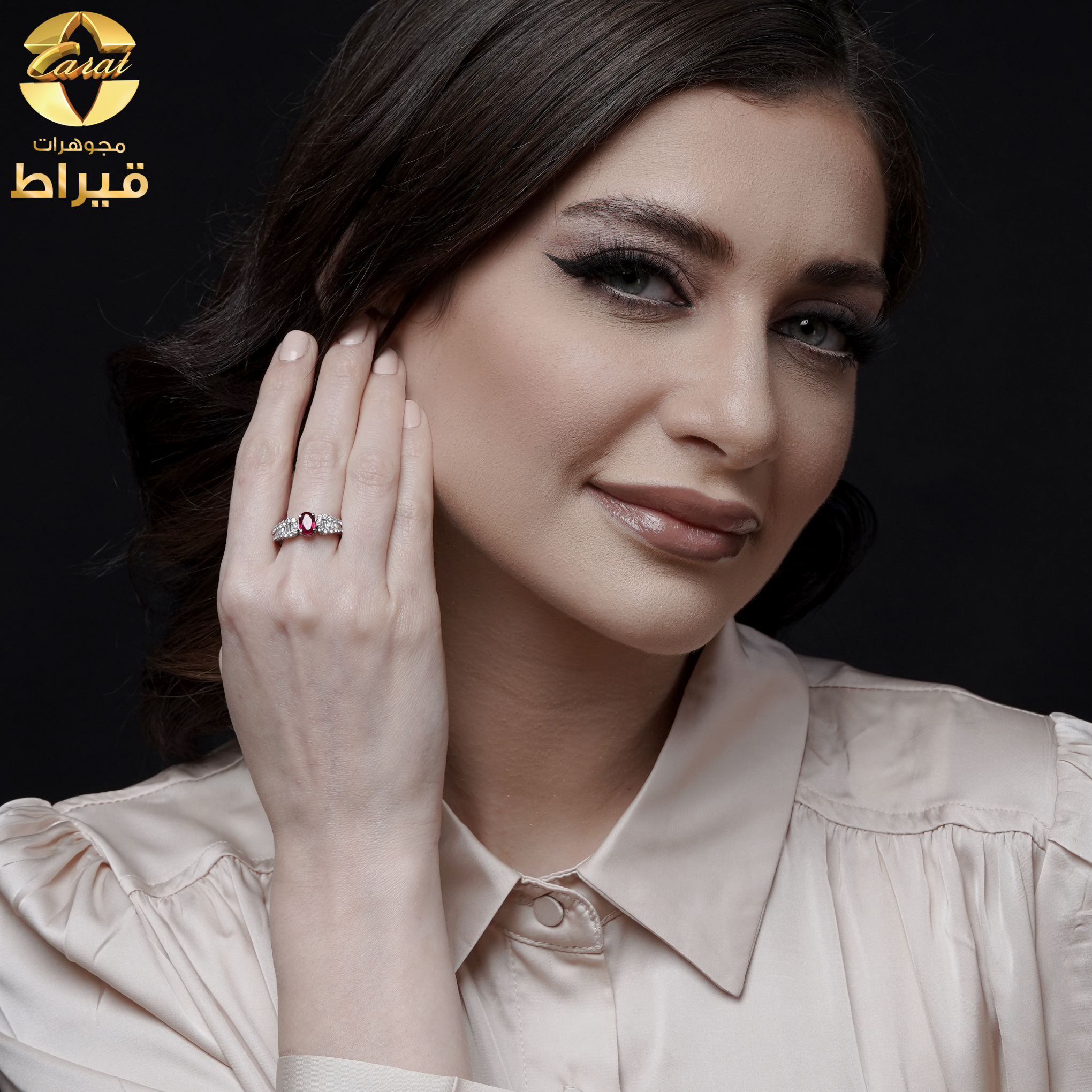  خاتم ذهب ابيض مع الماس و ياقوت عيار 18