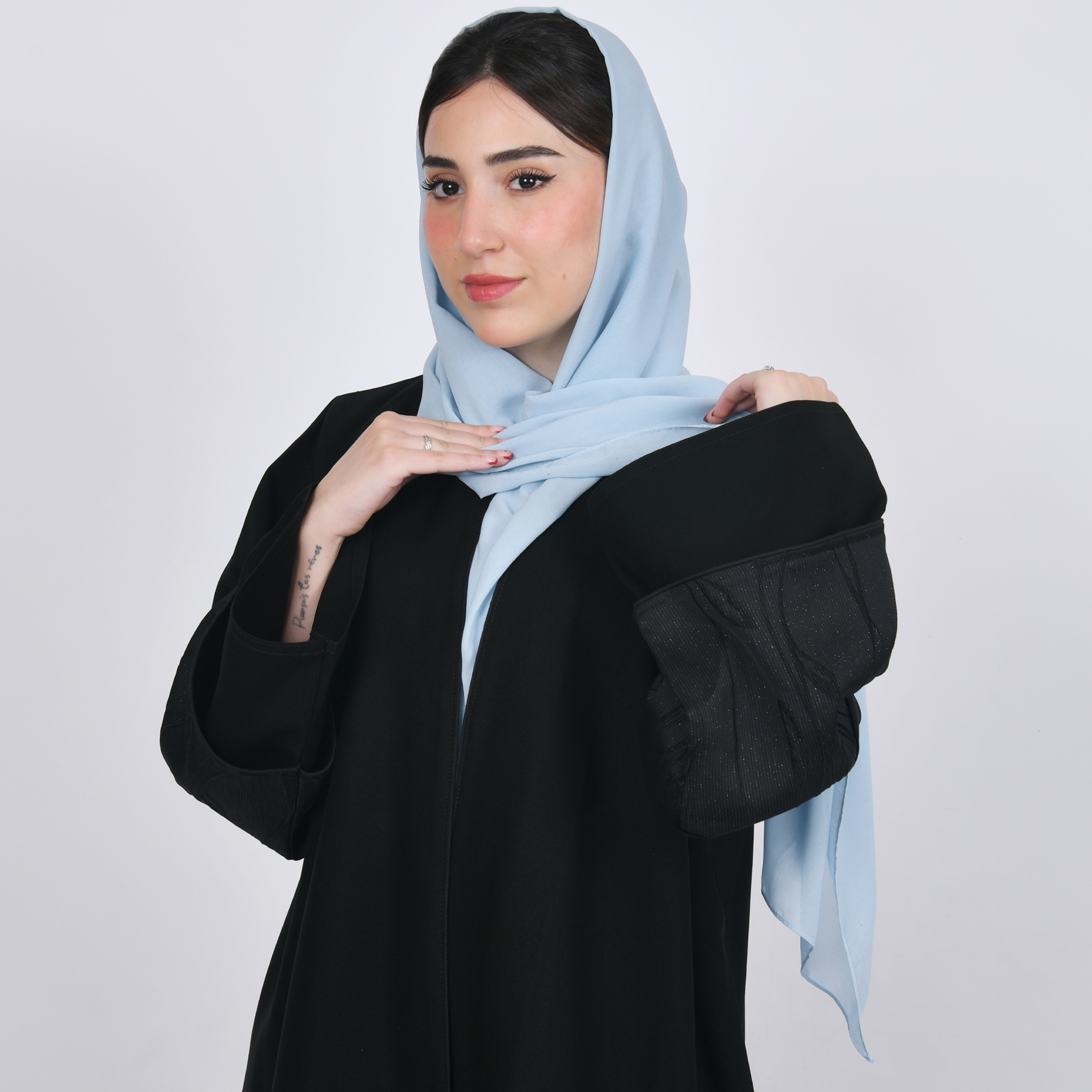  طرحه حرير بلون سماوي  