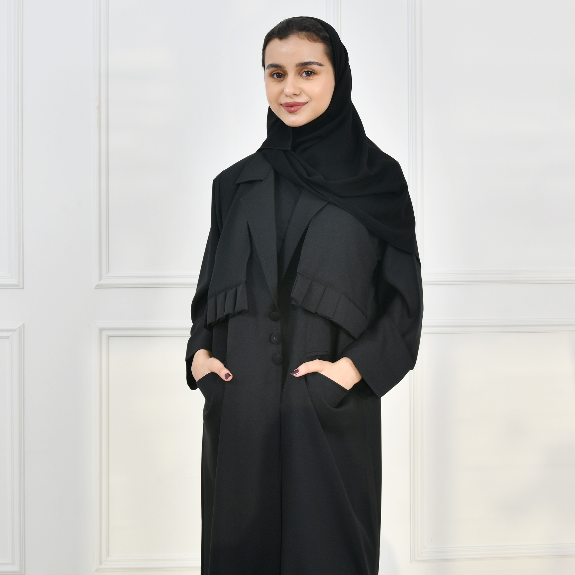  عباية بناتية بليزر تغلق بأزرار تصميم عملي انيق  