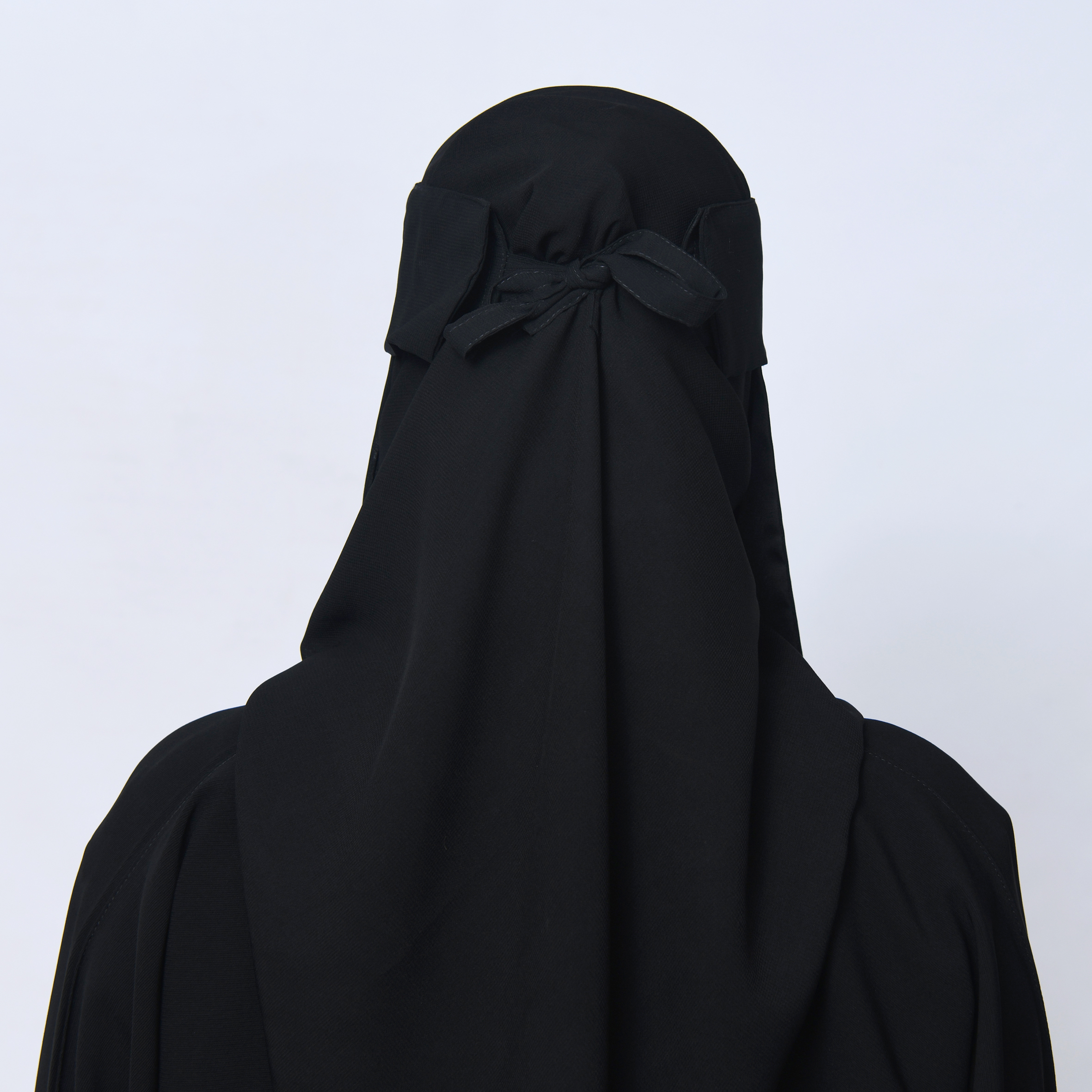  نقاب شمسي طويل ببطانة حريرية و رباط اغلاق 