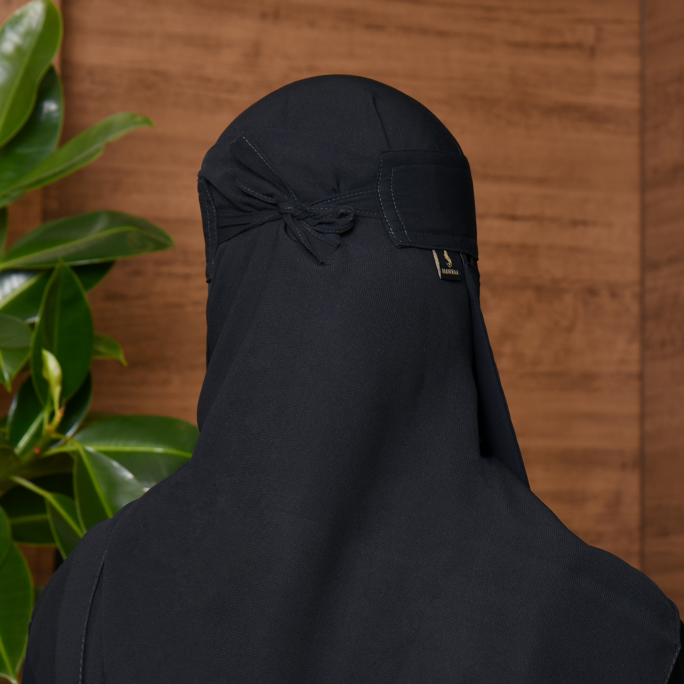  نقاب طويل بمطاطين وربطة بلوقو 