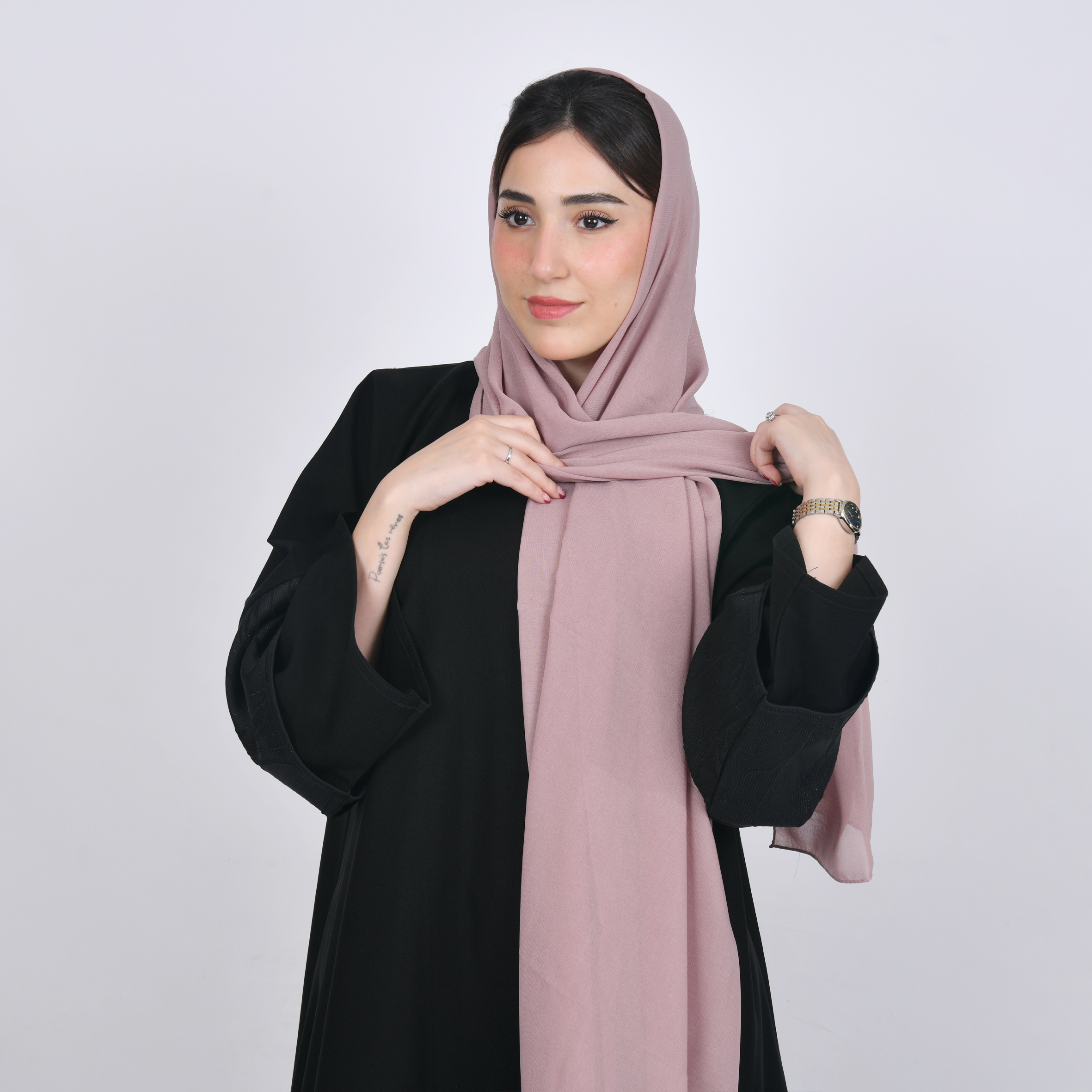  طرحه حرير بلون البمبي الوردي 