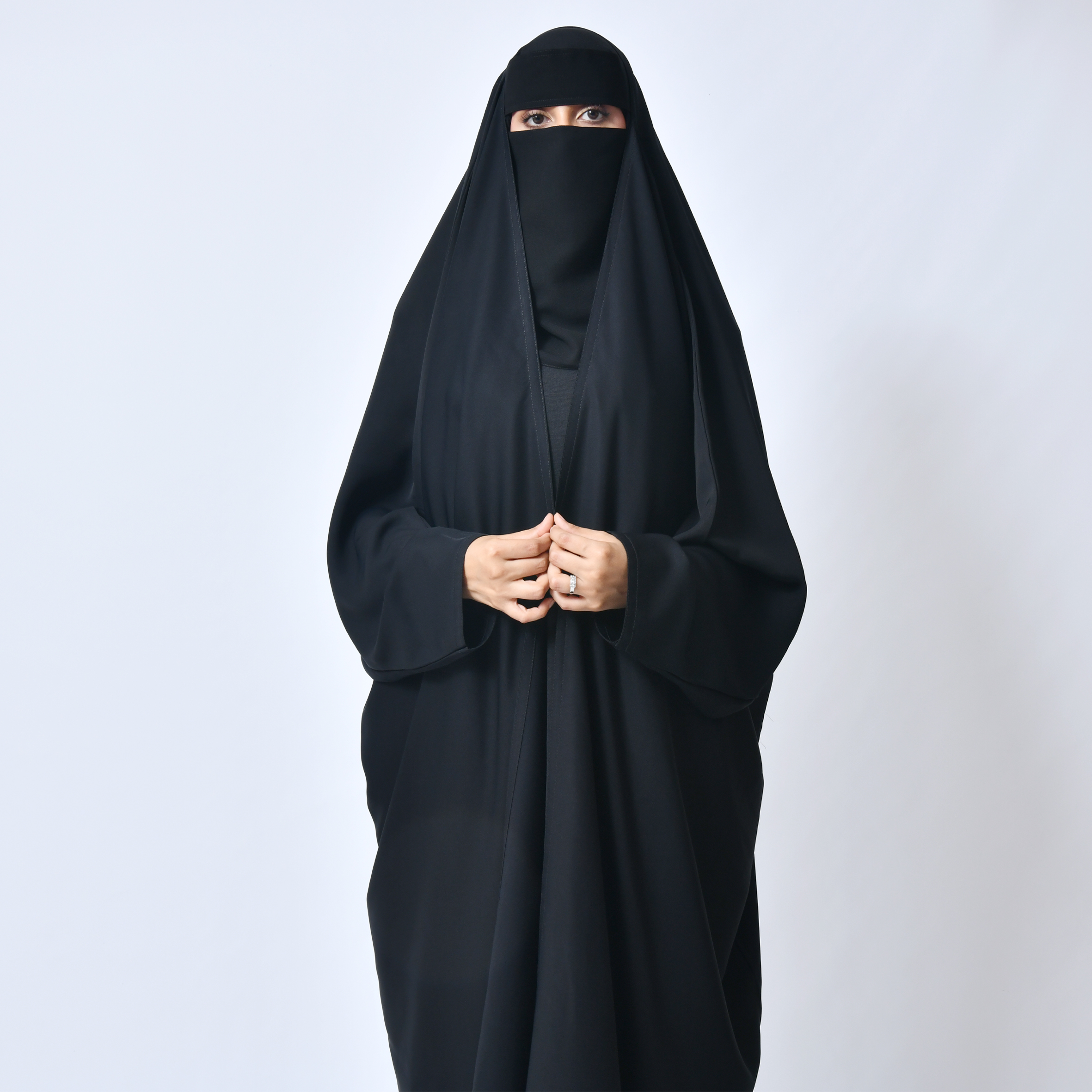  عباية راس مفتوحة بأكمام سادة  