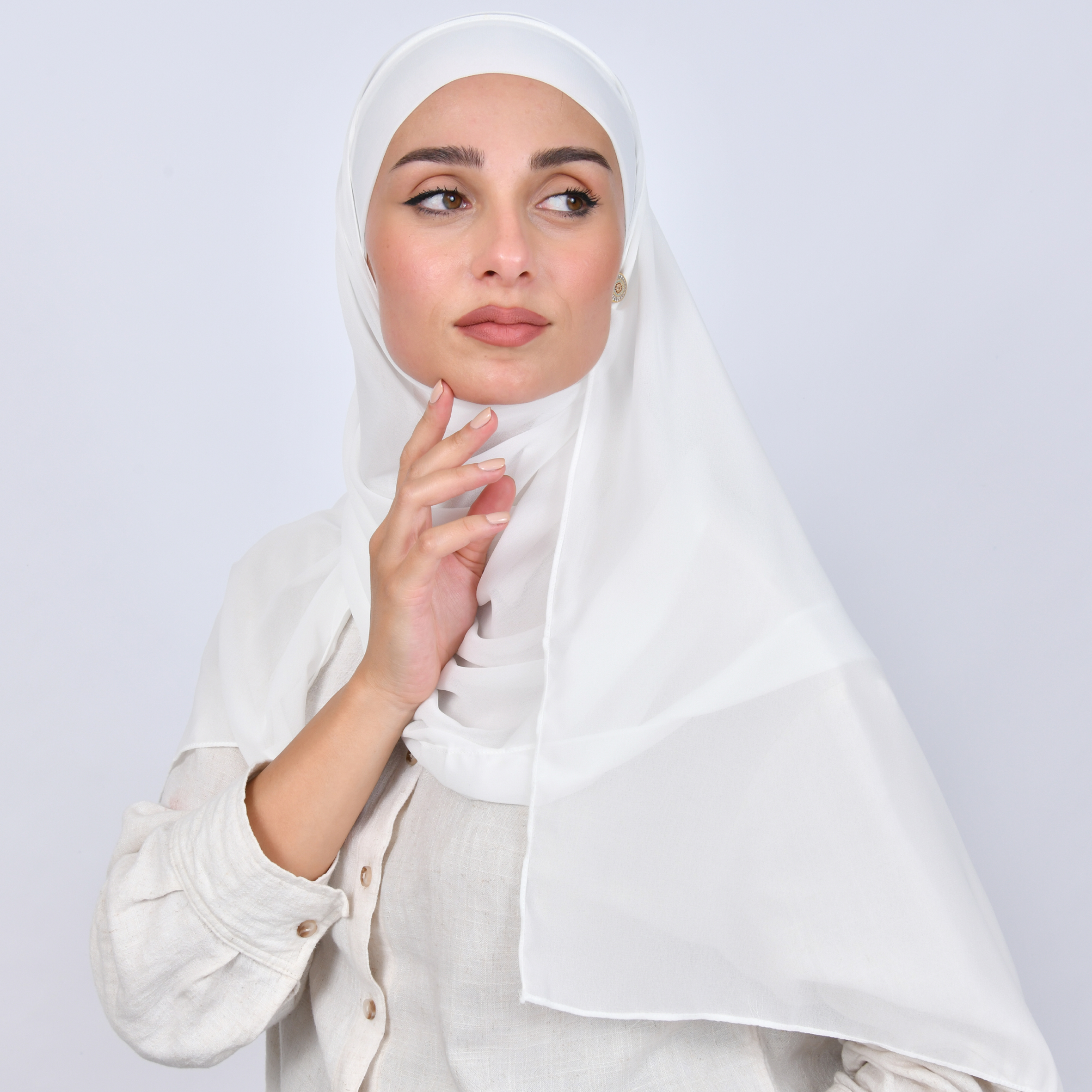  طرحة شيفون بربطة اغلاق - اوف وايت 