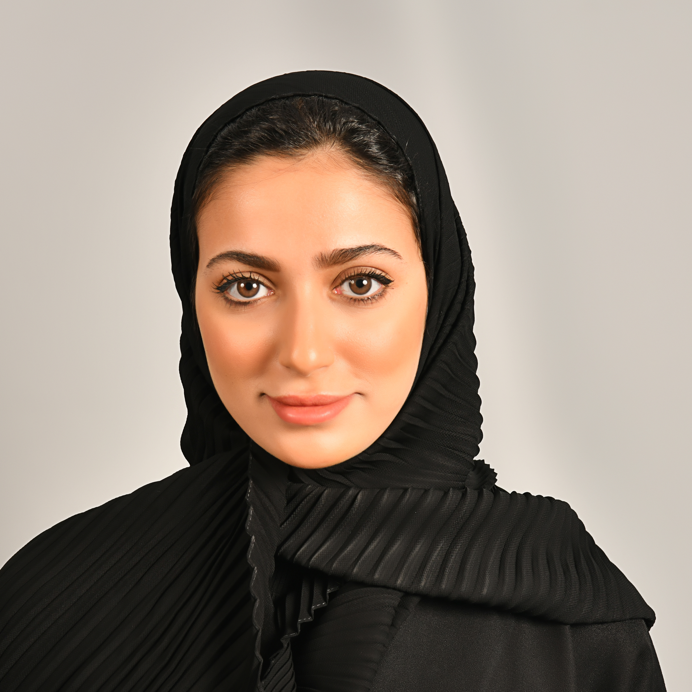  طرحه حرير سوداء بكسرات سهميه  