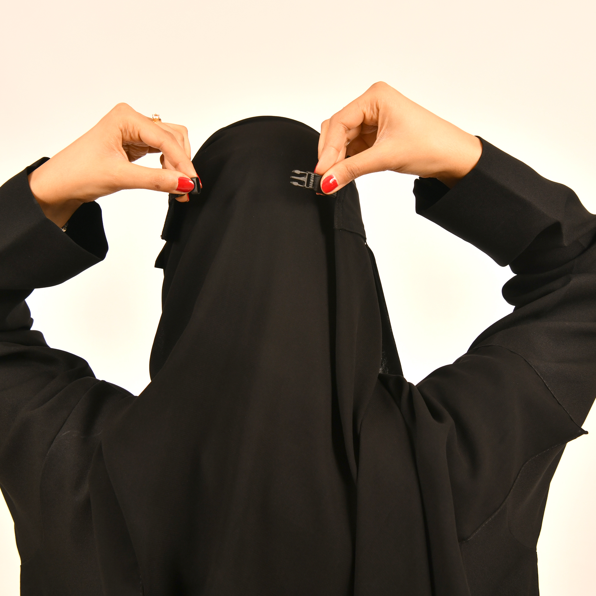  نقاب بقطعة اغلاق 