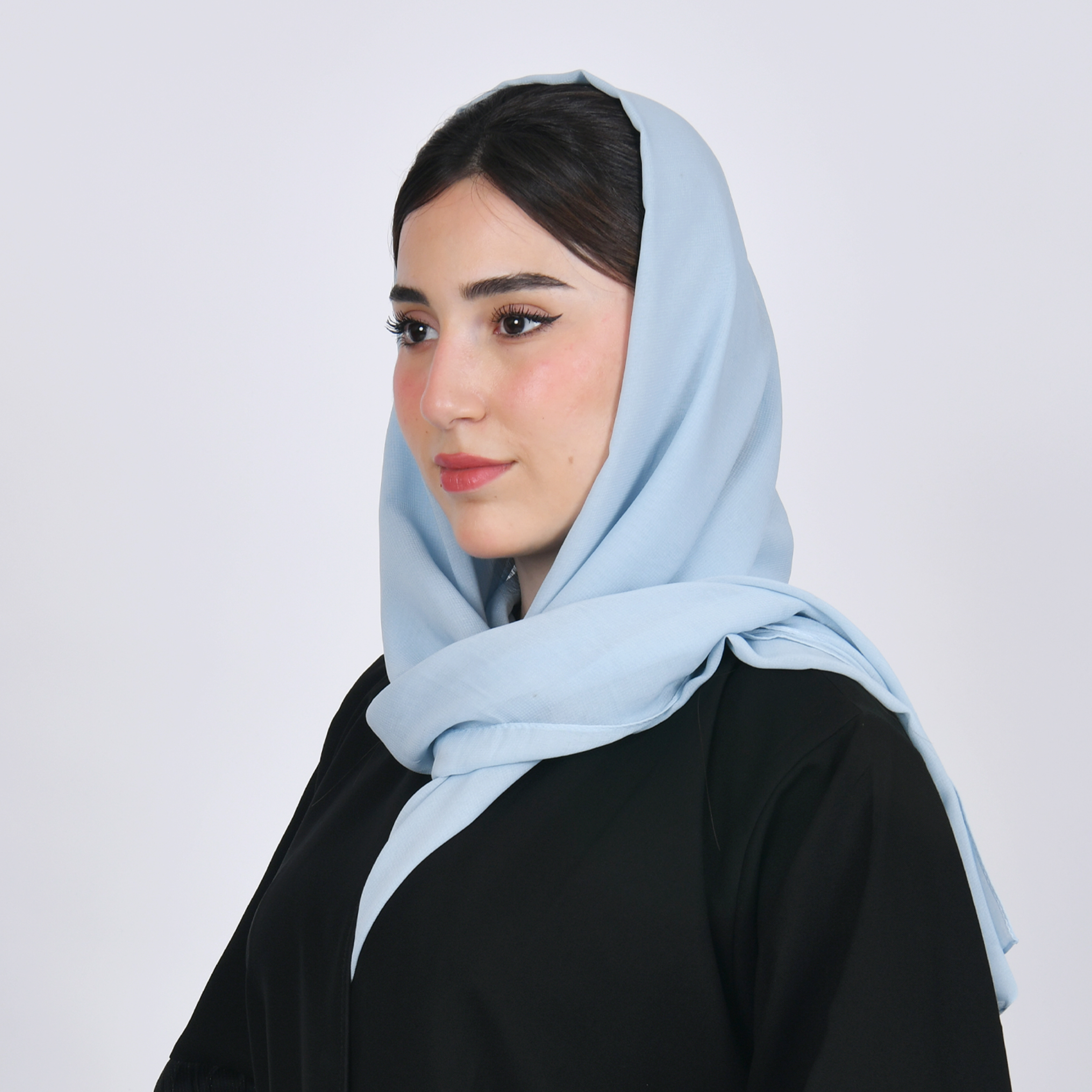 طرحه حرير بلون سماوي  