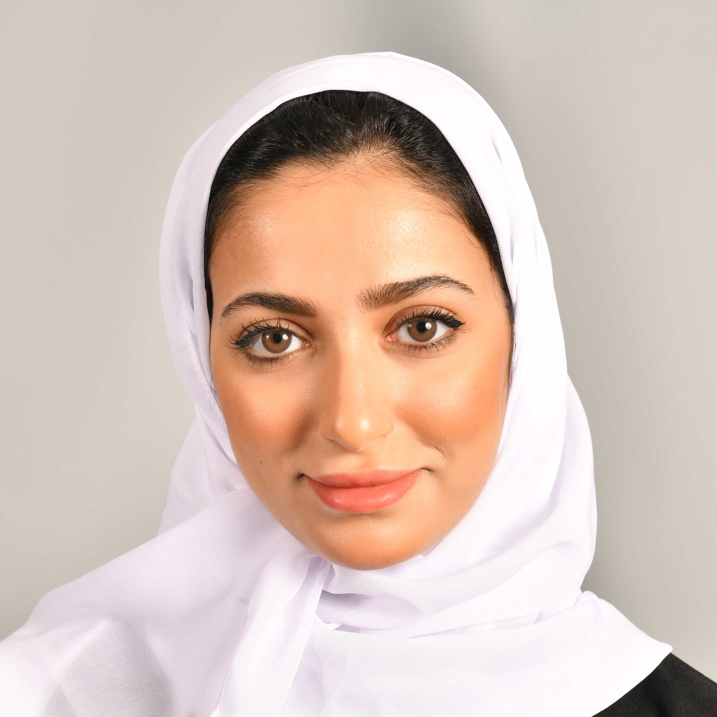  طرحة حرير أبيض 