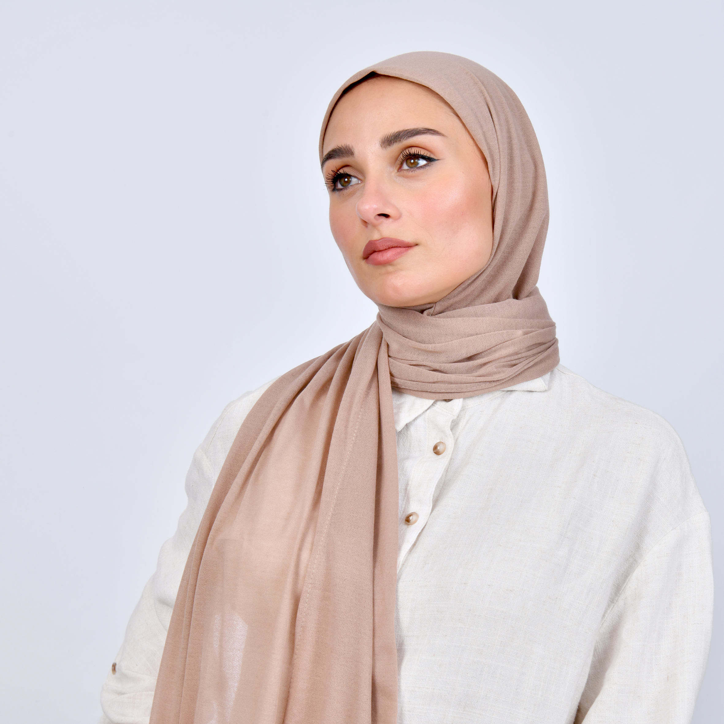  طرحة قطن ربع مبطنة من الامام بخياطة - بيج 
