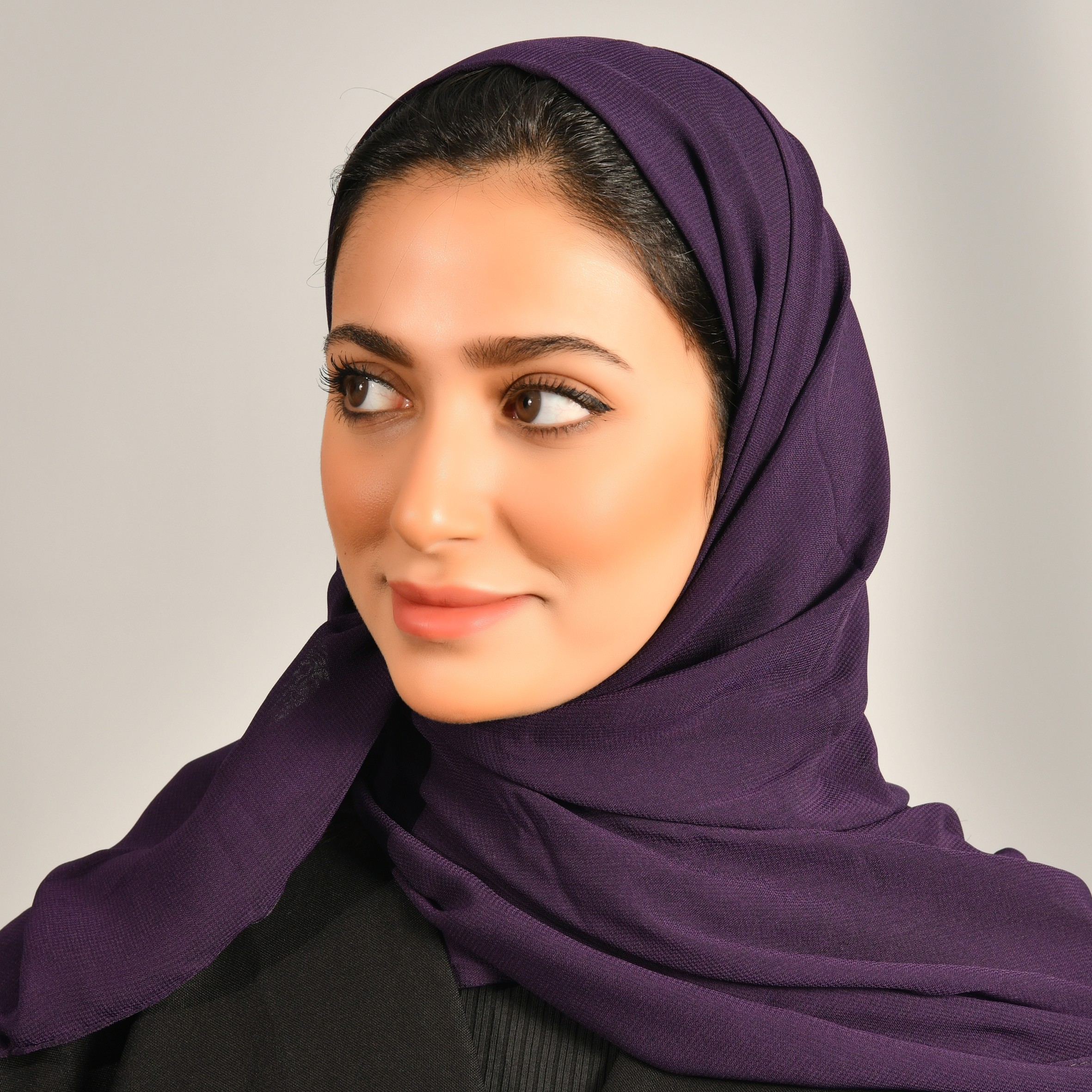  طرحه حرير بلون بنفسج داكن 