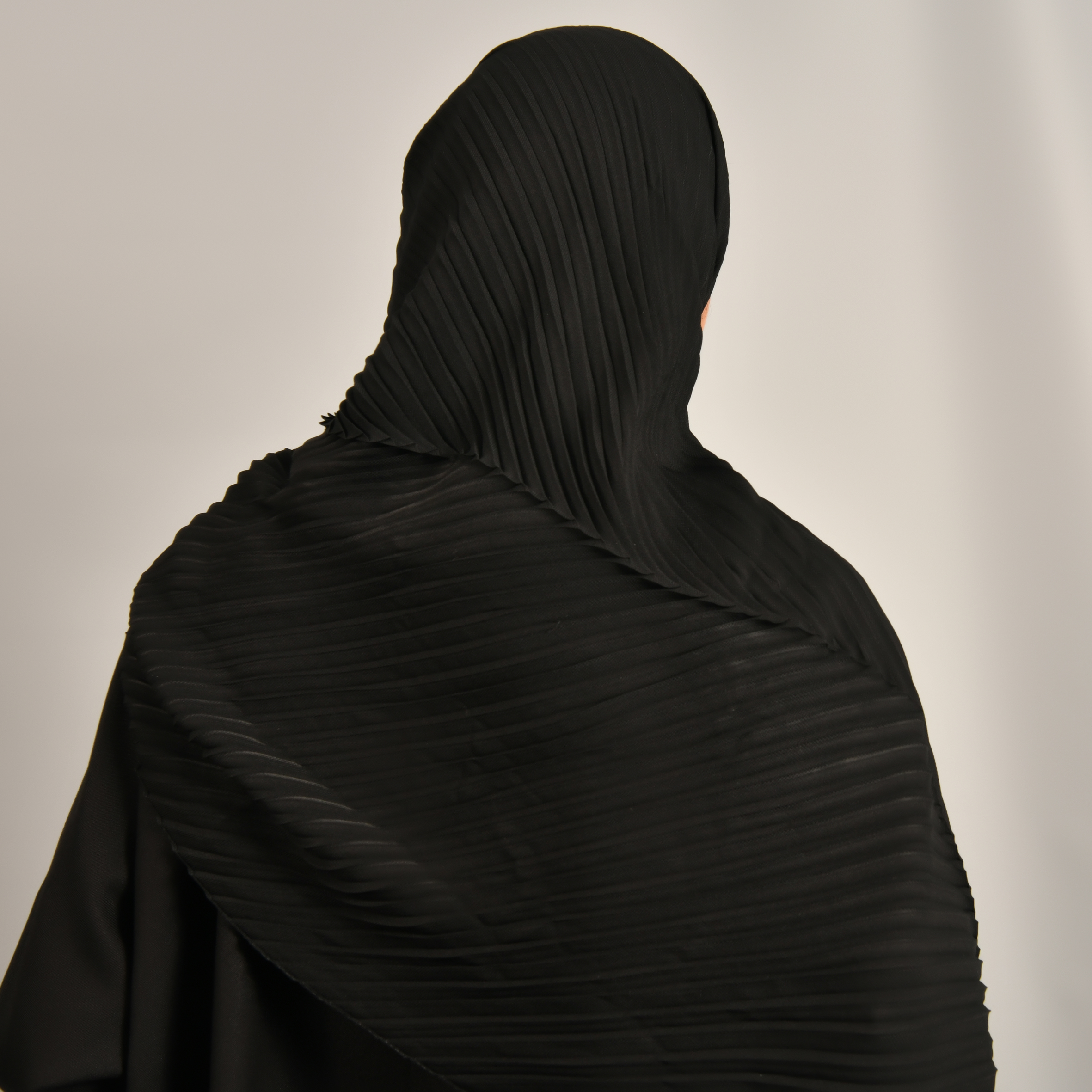  طرحه حرير سوداء بكسرات سهميه  