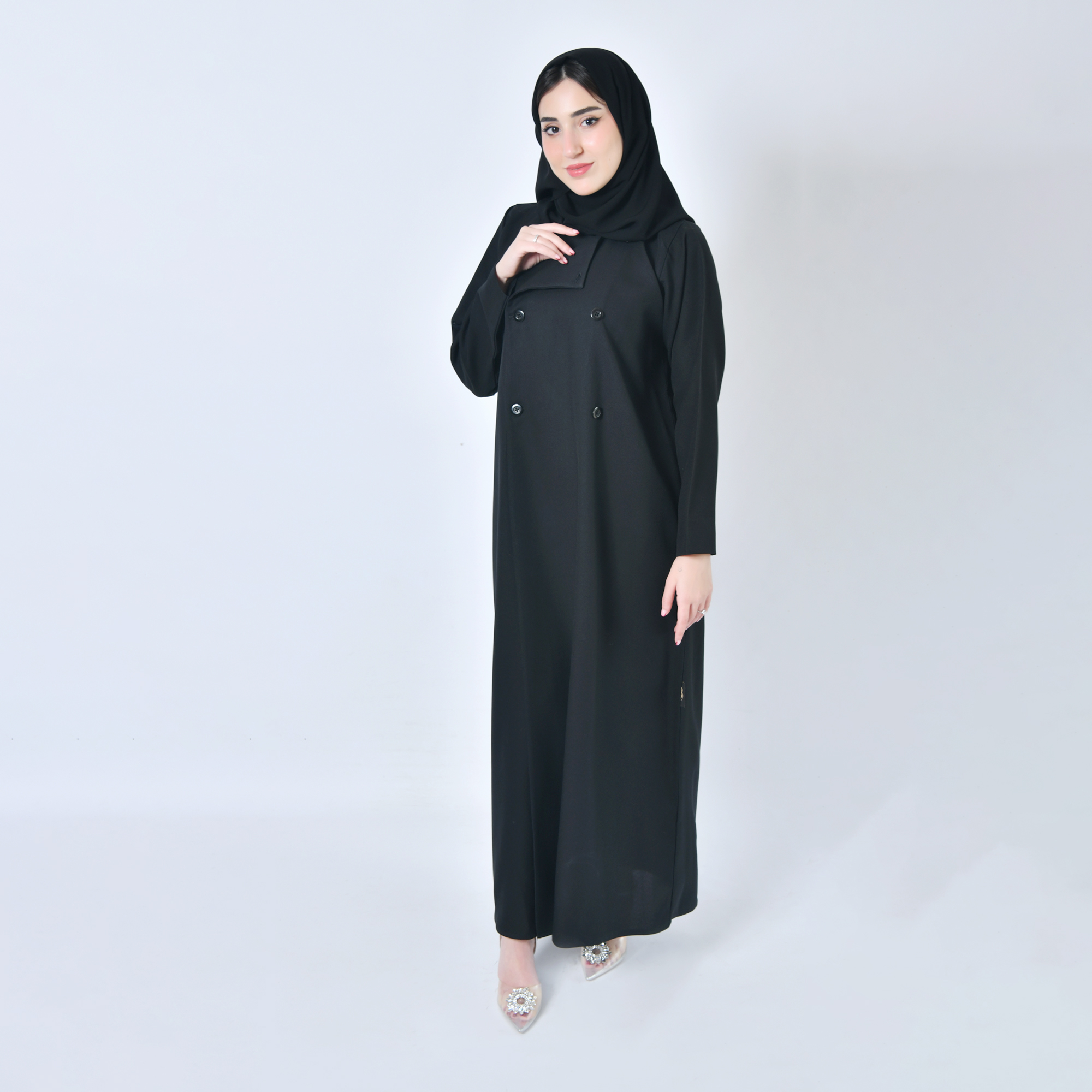  عبايه سوداء رسميه متعدده في طرق الاغلاق بطريقة ابداعيه 