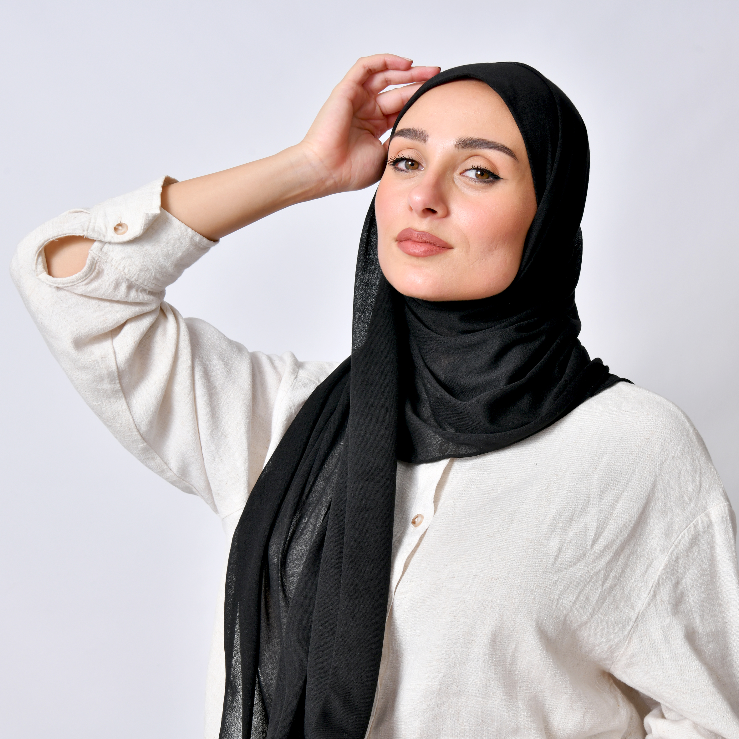  طرحة قطن ربع مبطنة من الامام بخياطة - سوداء 