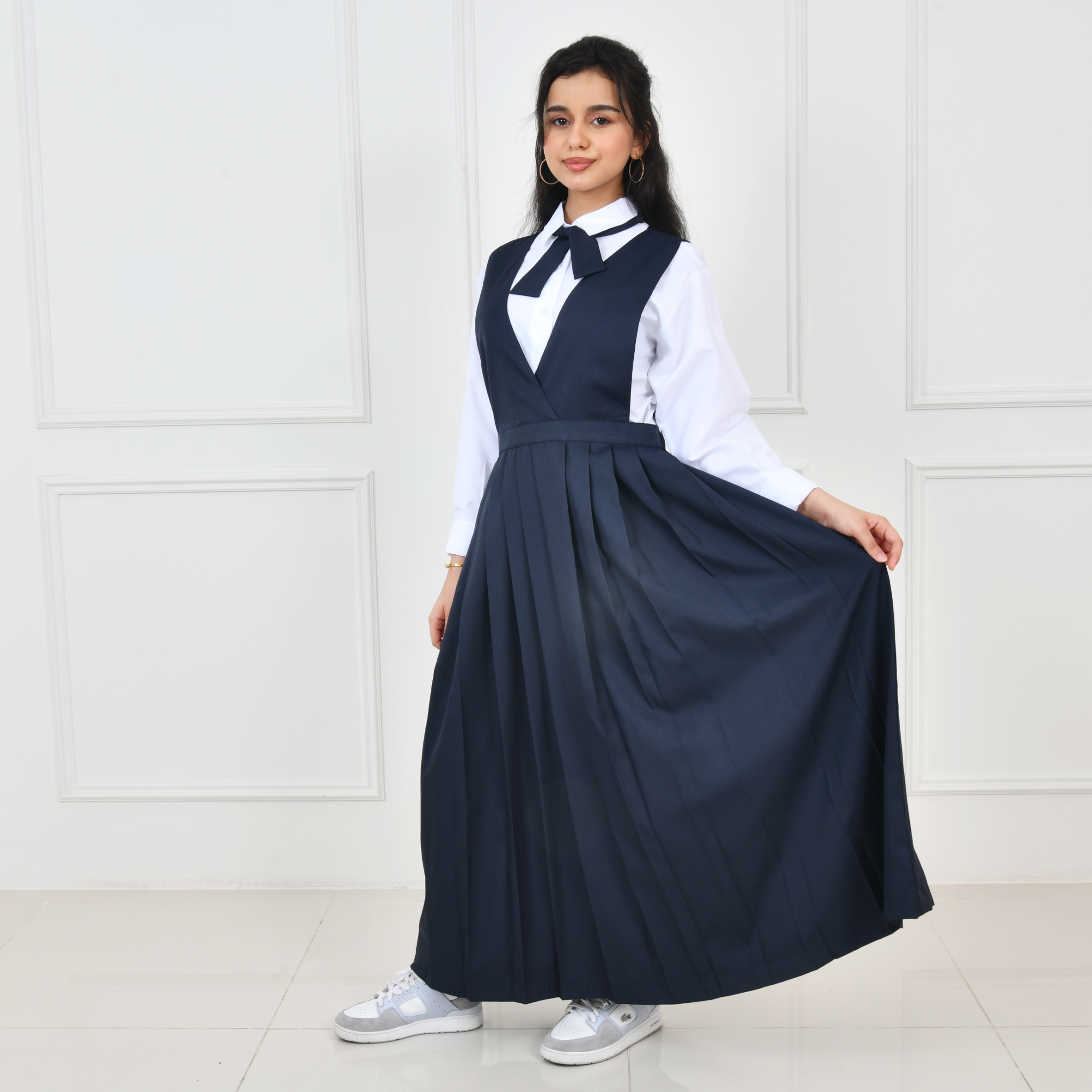  مريول كحلي رسمي بكسرات وربطة للقميص 