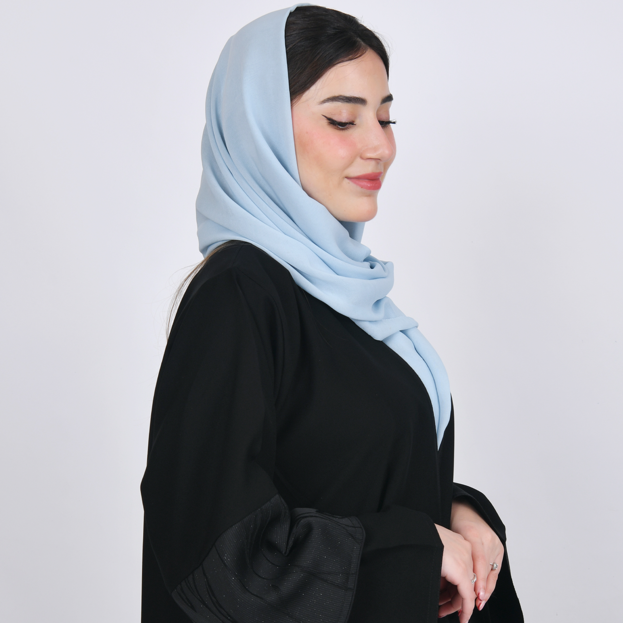  طرحه حرير بلون سماوي  