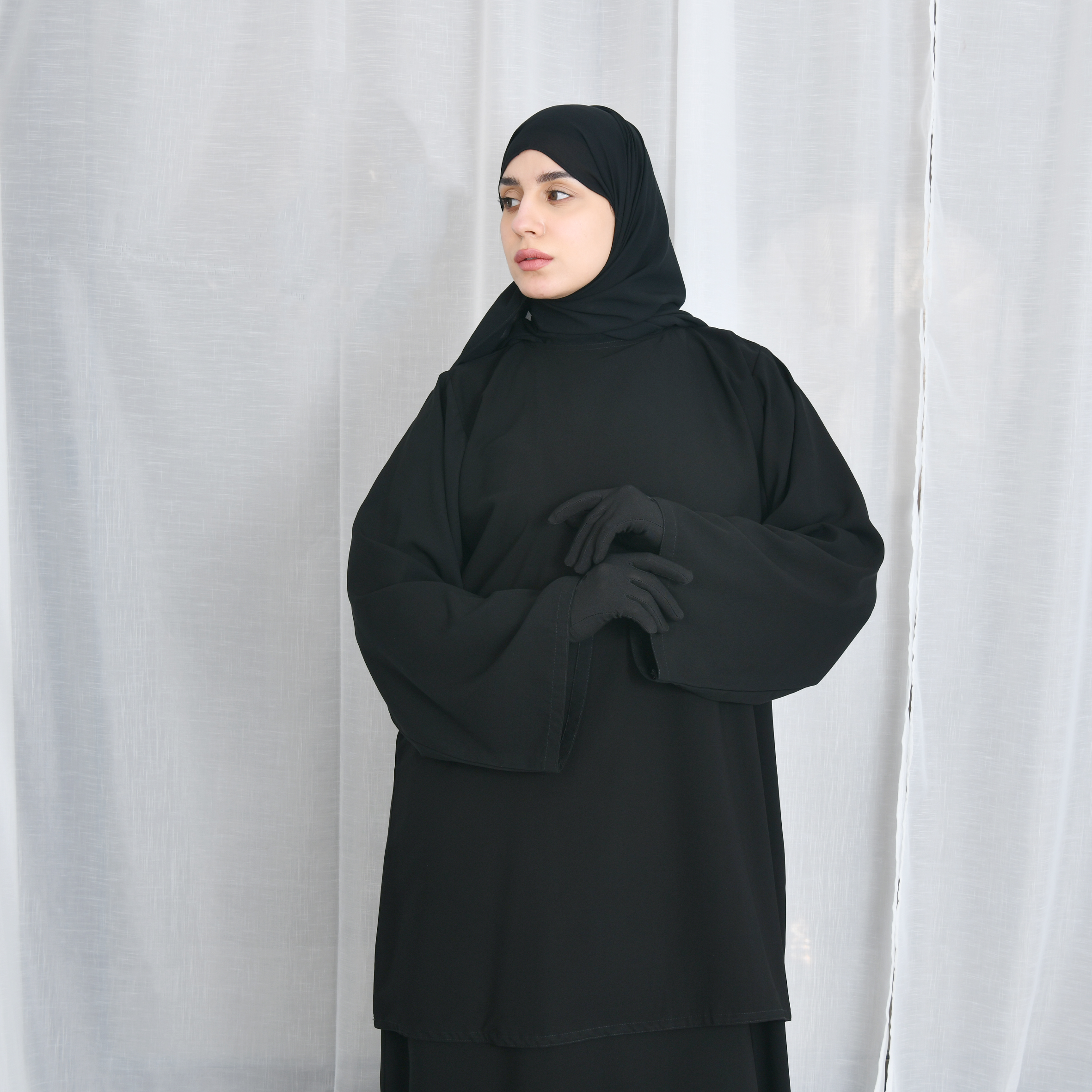 عباية كتف سادة بقطعتين متصلة 