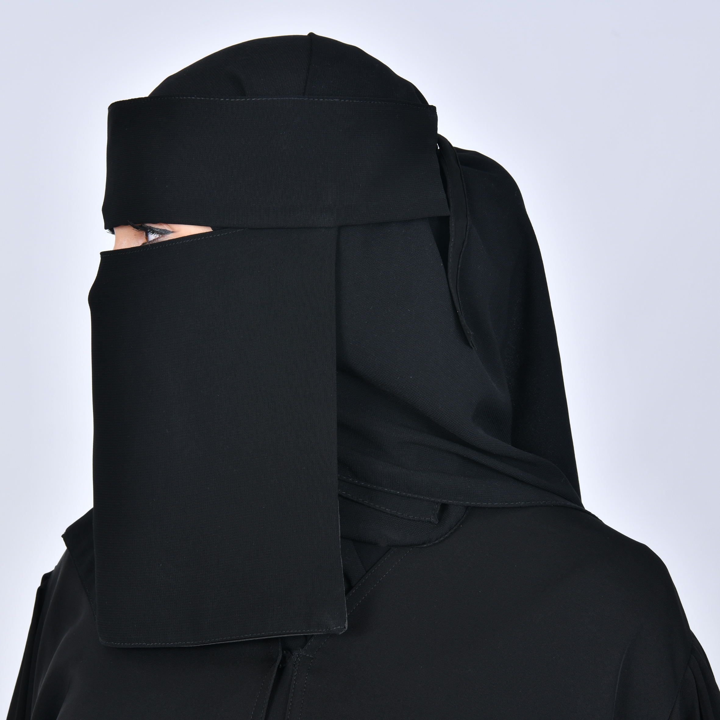  نقاب شمسي متوسط الطول ببطانه حرير و رباط اغلاق 