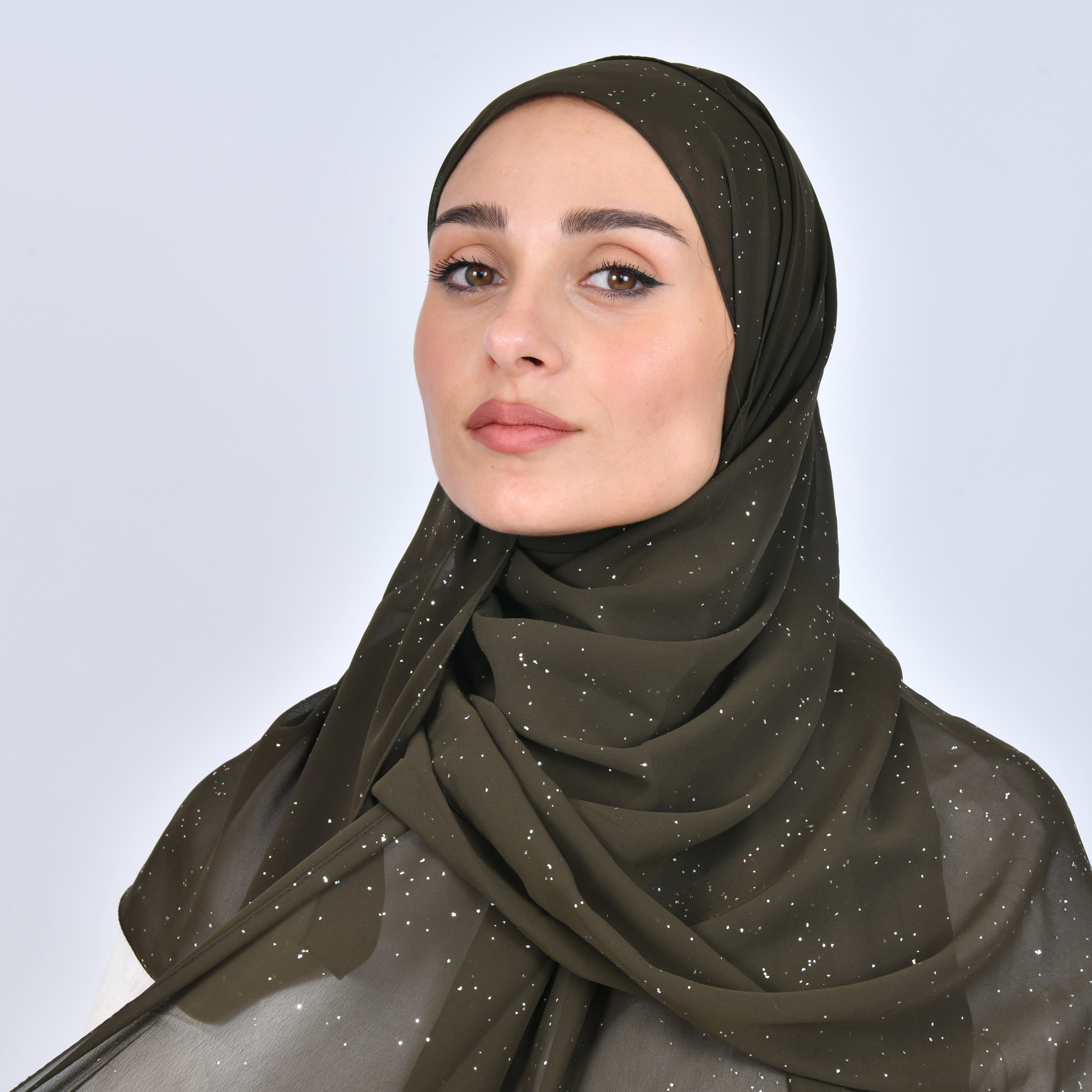  طرحة باللون الاخضر الزيتي بطبعات فضية 