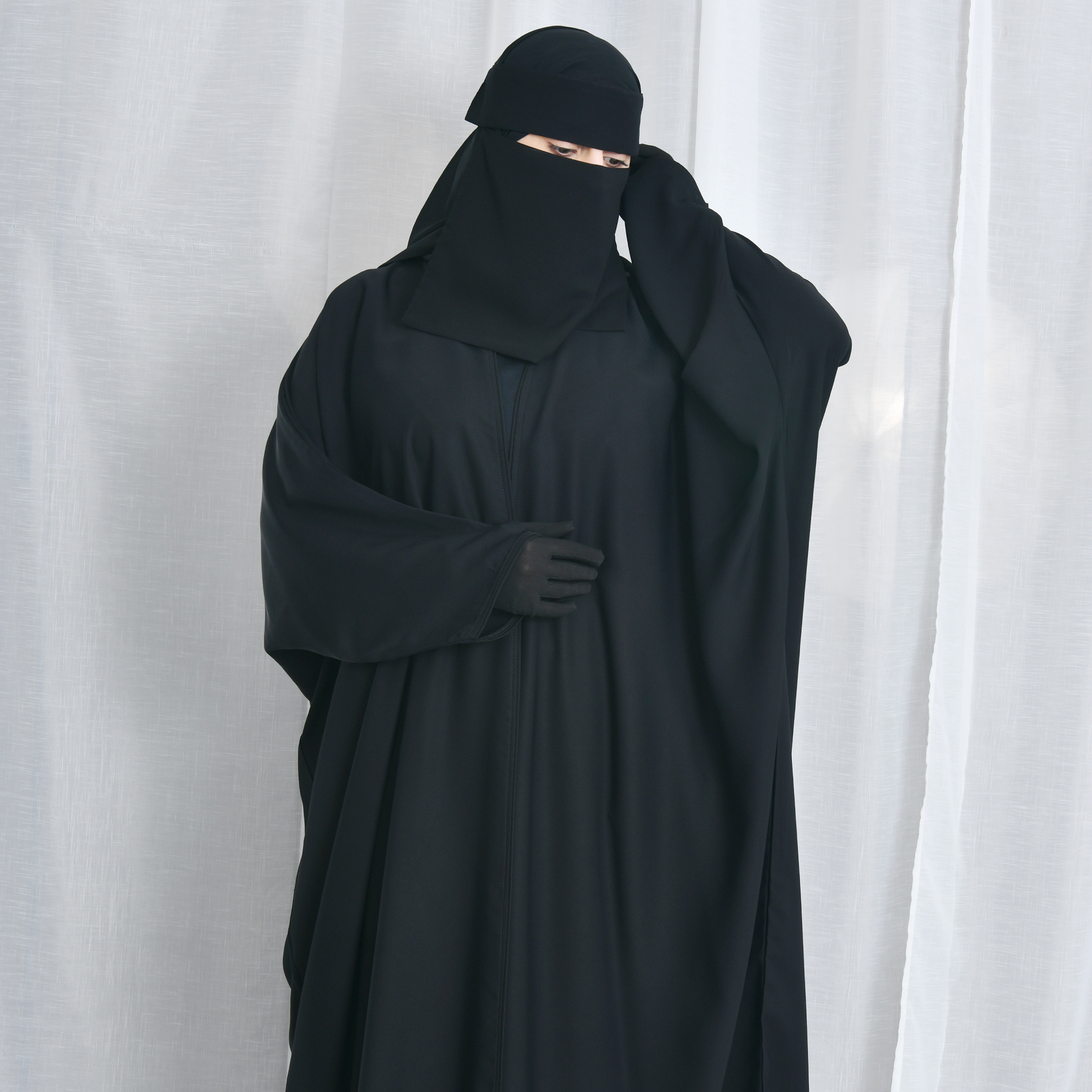  عباية كتف سوداء سادة ربع بشت بكم بفتحة اصبع 
