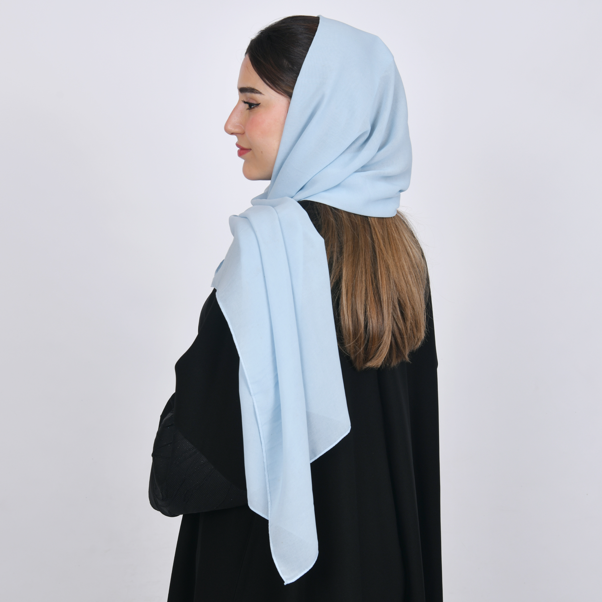  طرحه حرير بلون سماوي  