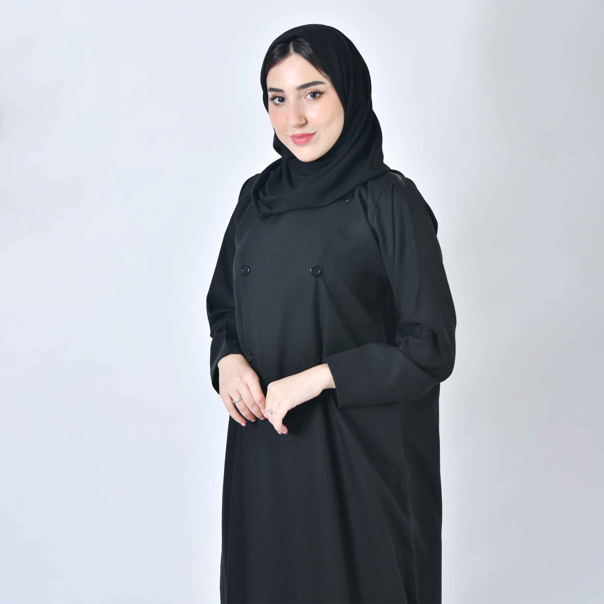  عبايه سوداء رسميه متعدده في طرق الاغلاق بطريقة ابداعيه 