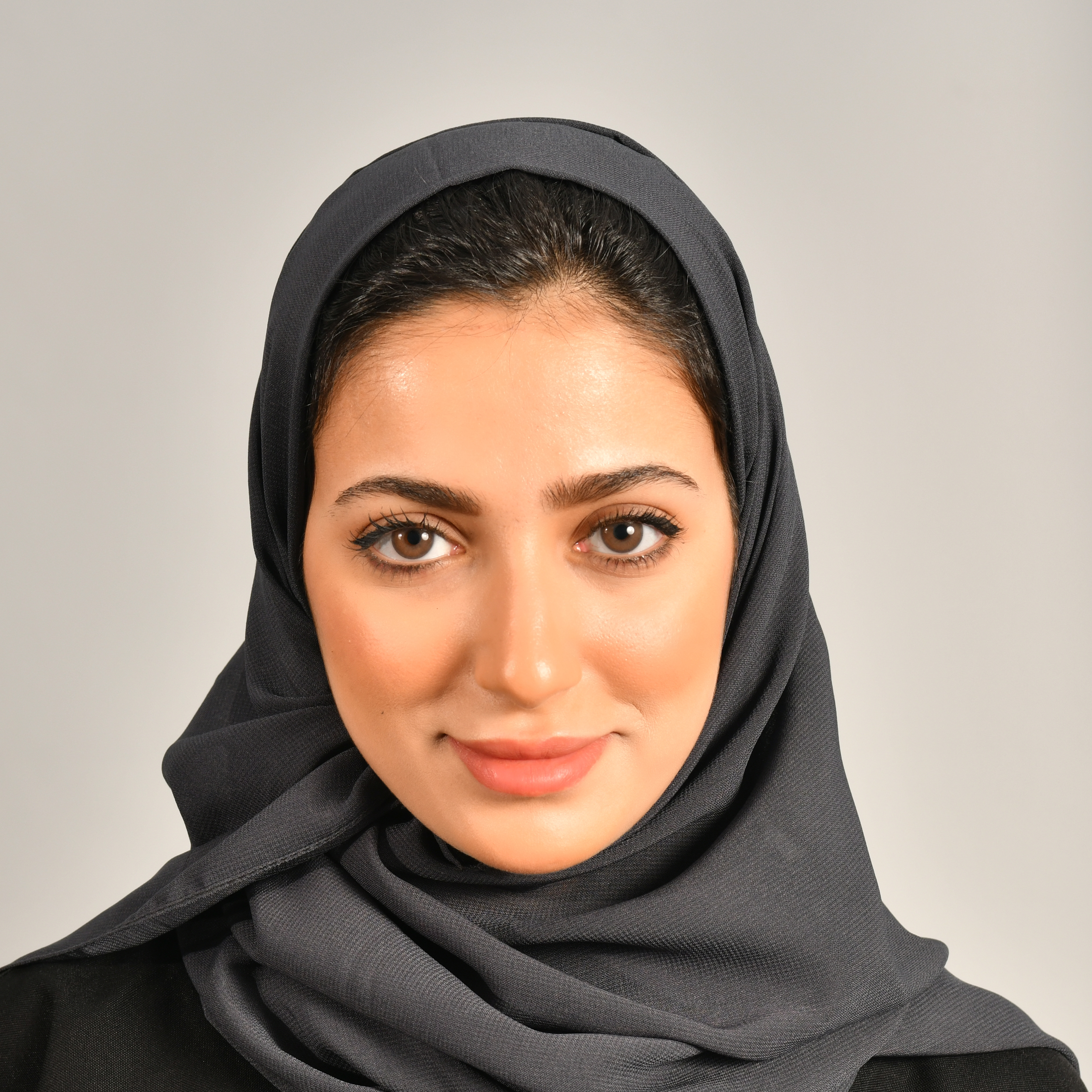  طرحه حرير رمادي ضبابي 