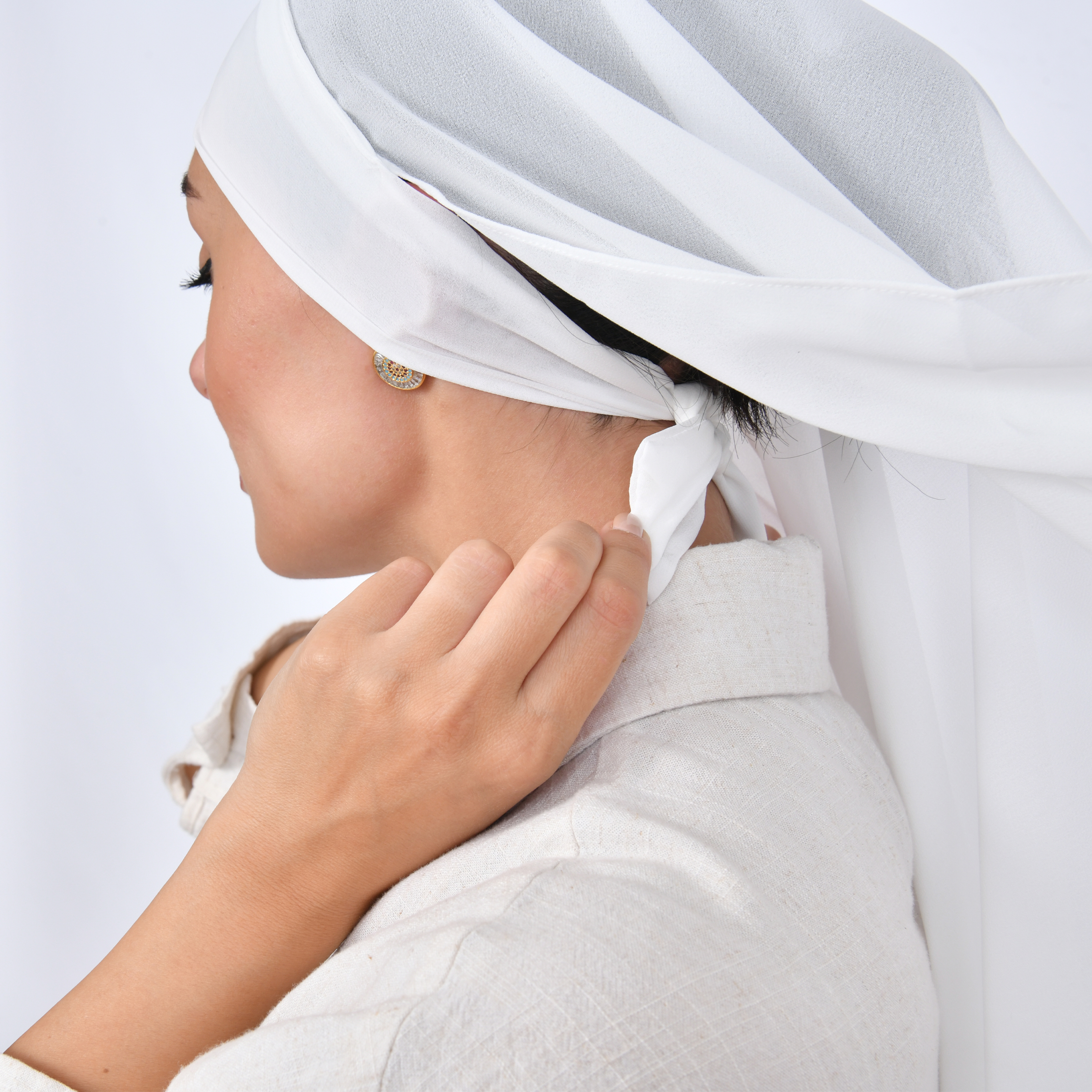  طرحة شيفون بربطة اغلاق - اوف وايت 