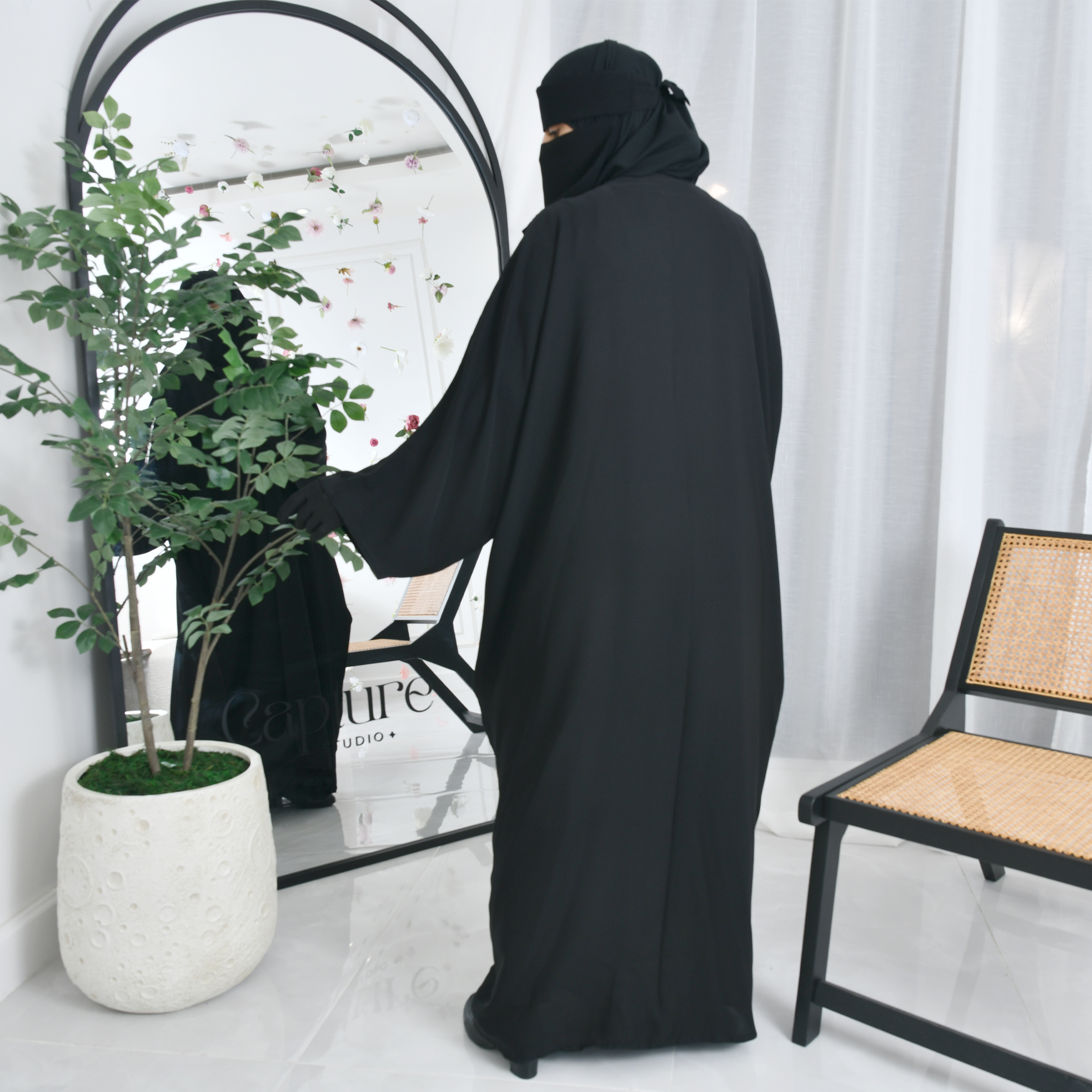  عباية كتف لف سادة ربع بشت بكم واسع 