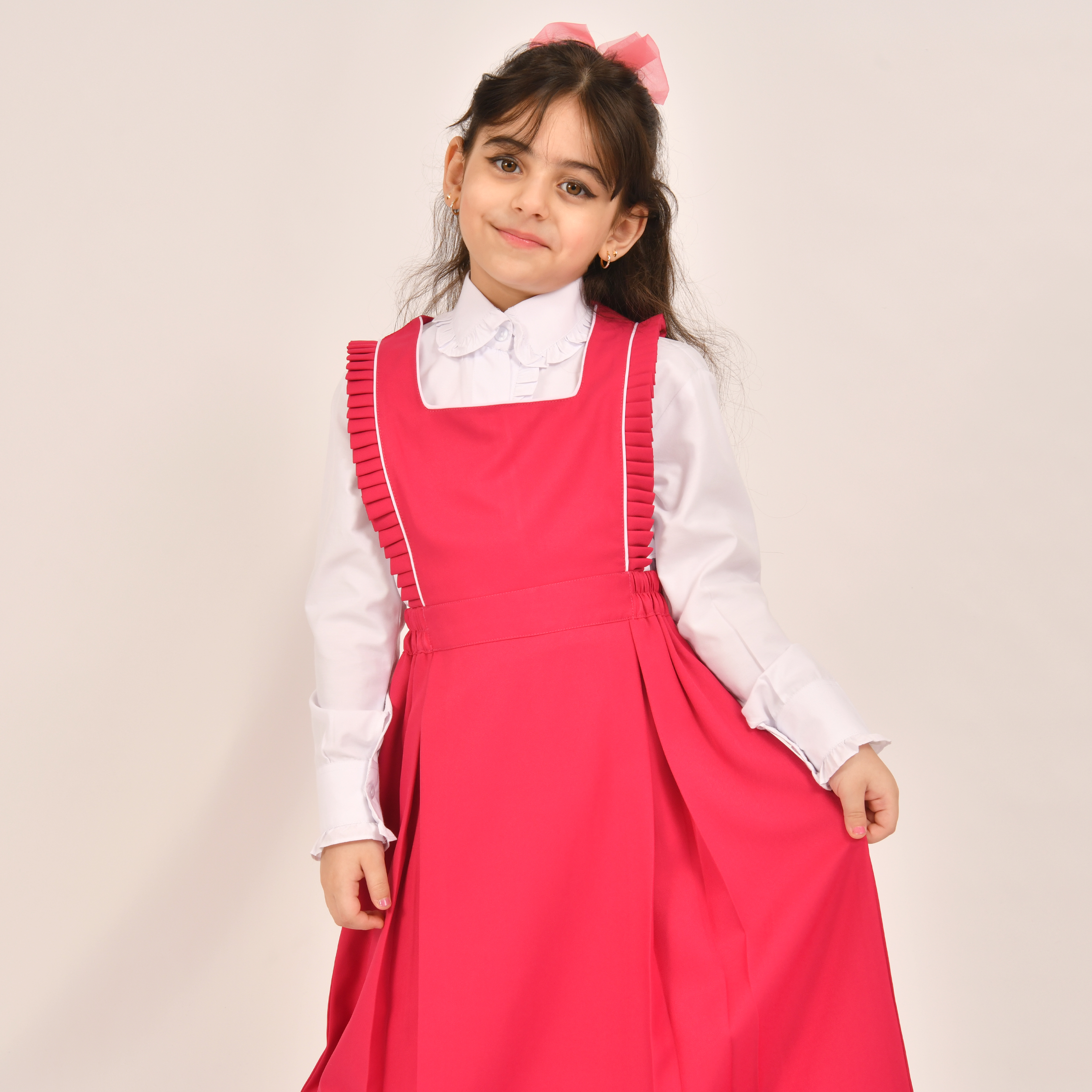  مريول فوشي بكشكش مع تحديد ابيض  