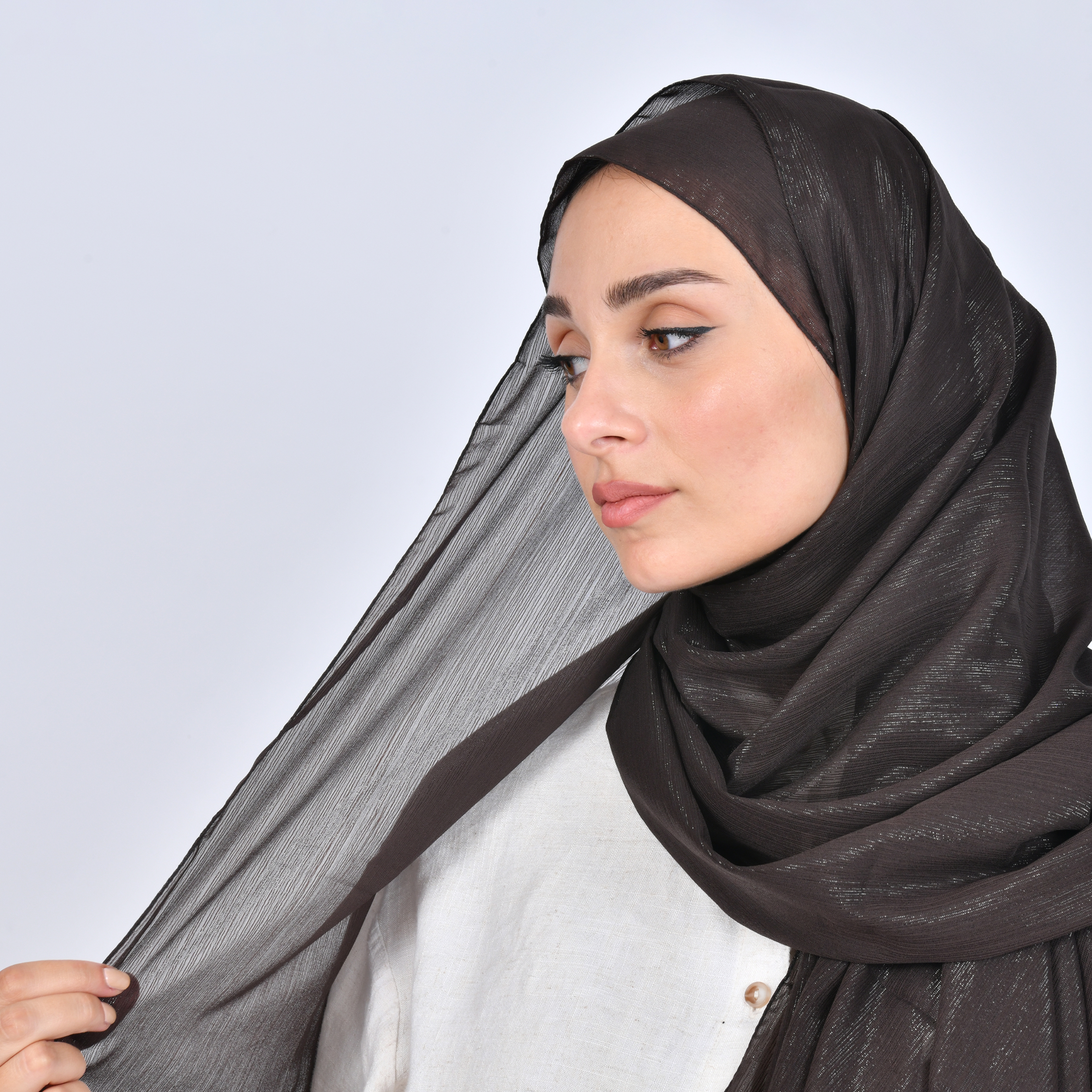  طرحة باللون البني بقماش الاورقانزا 