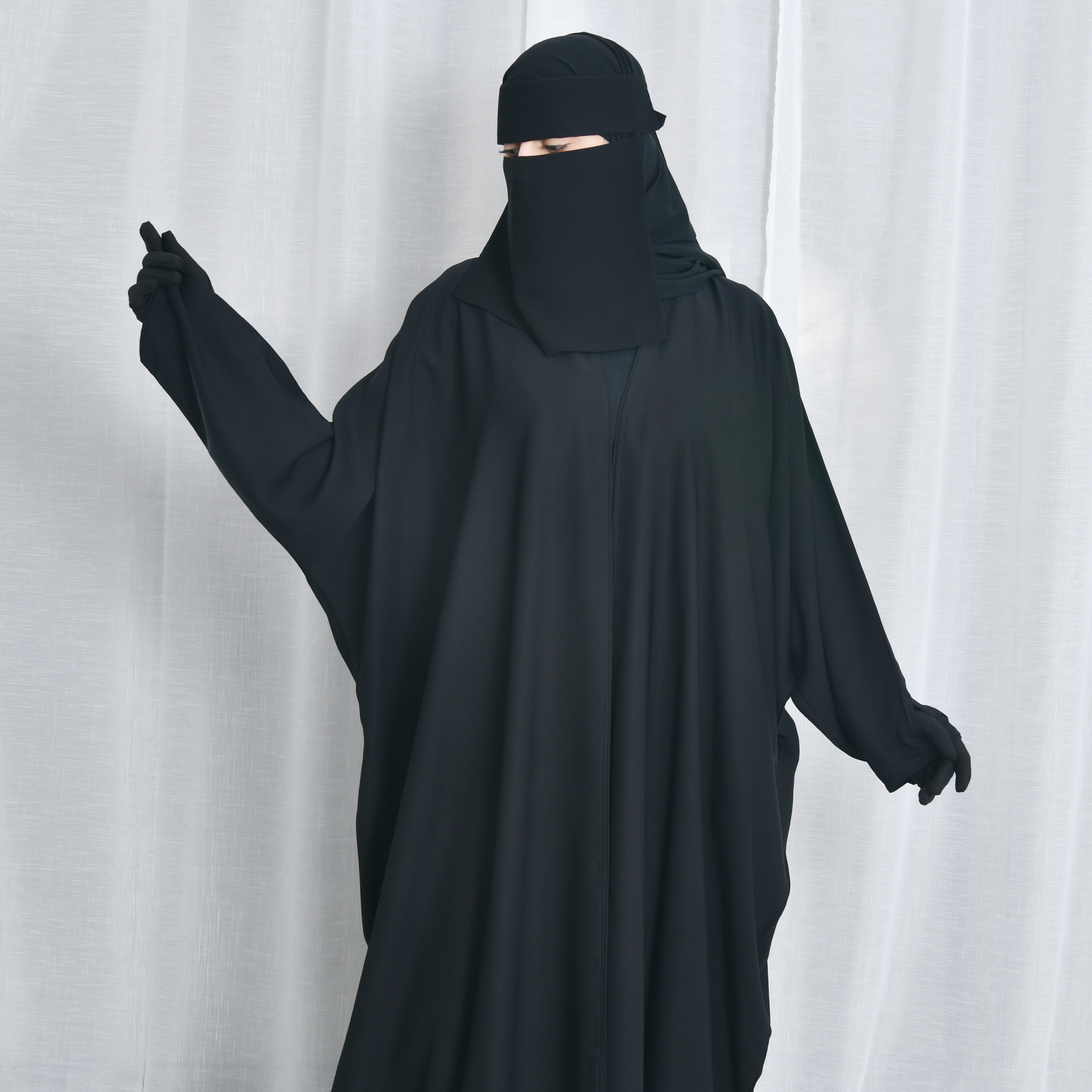  عباية كتف سوداء سادة ربع بشت بكم بفتحة اصبع 
